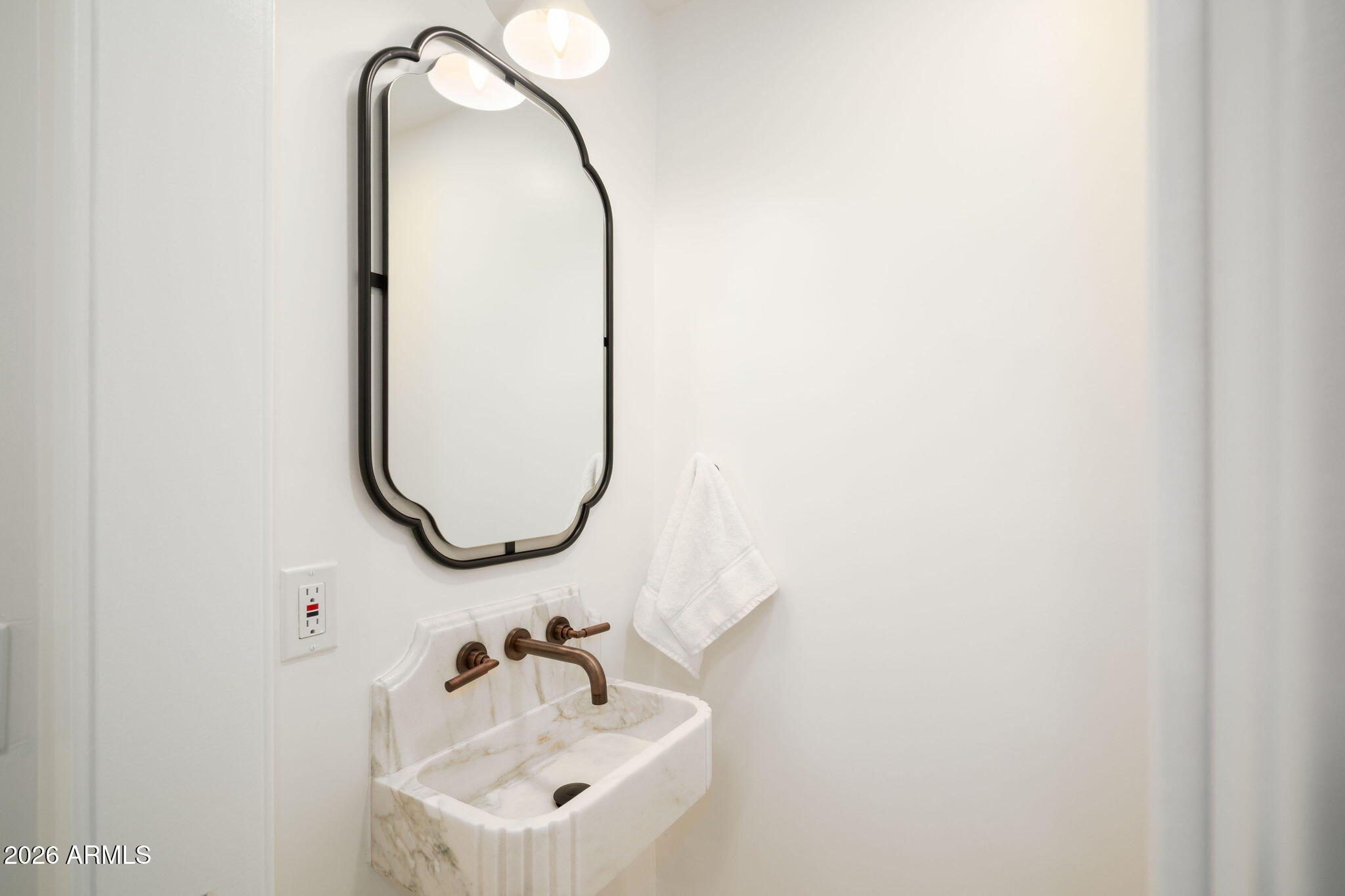 6009 E MONTE CRISTO Avenue