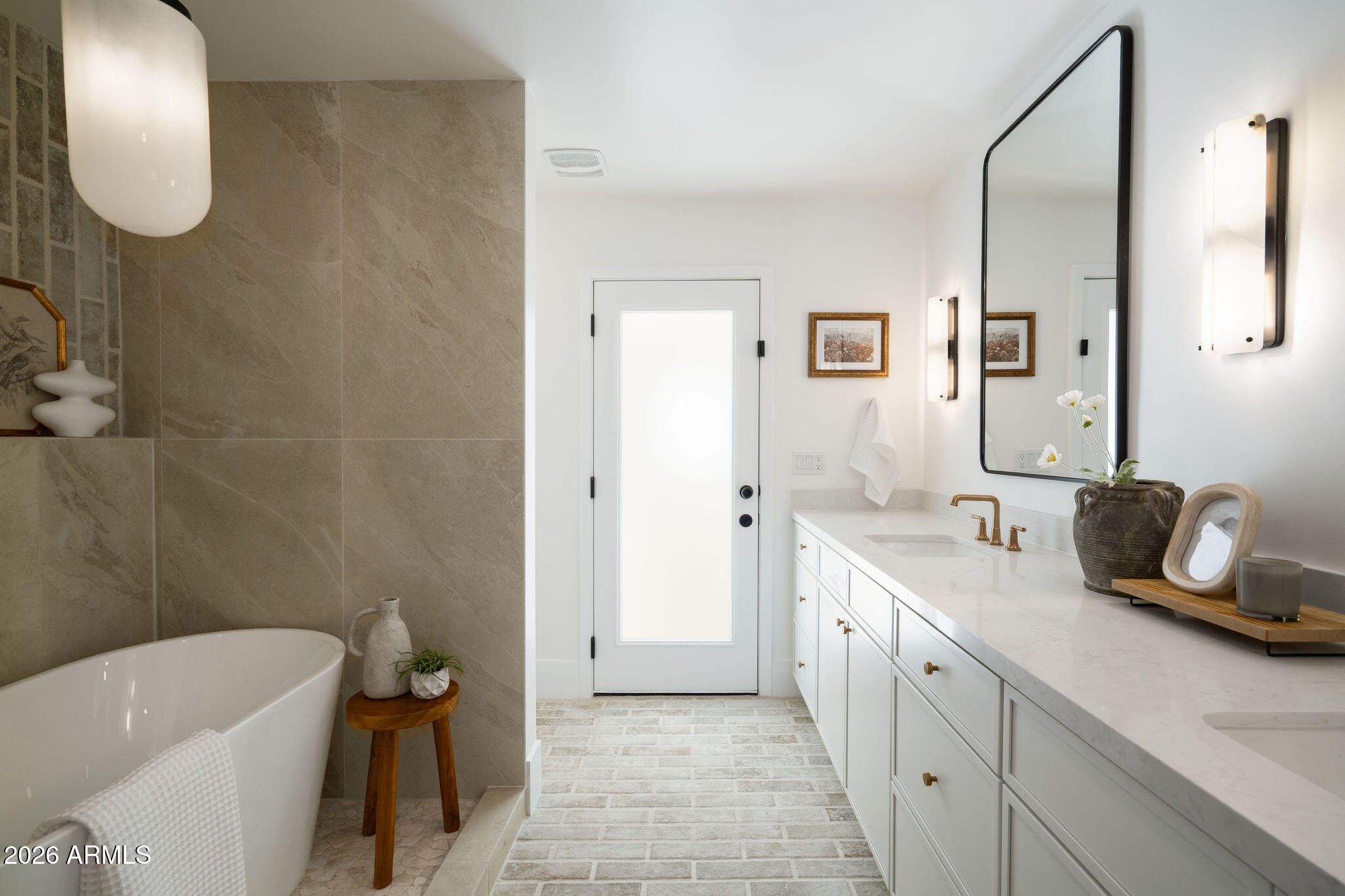 6009 E MONTE CRISTO Avenue