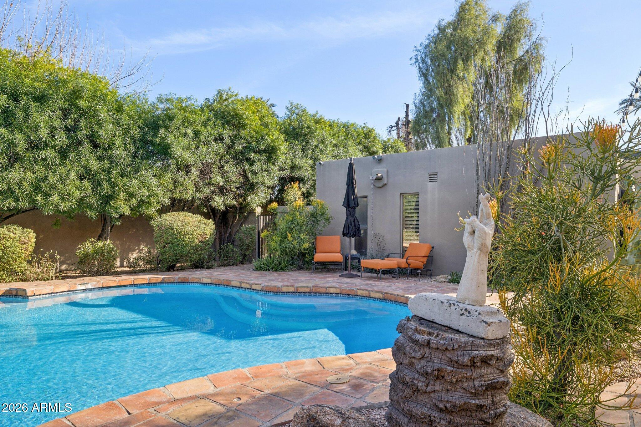 146 E MARIPOSA Street