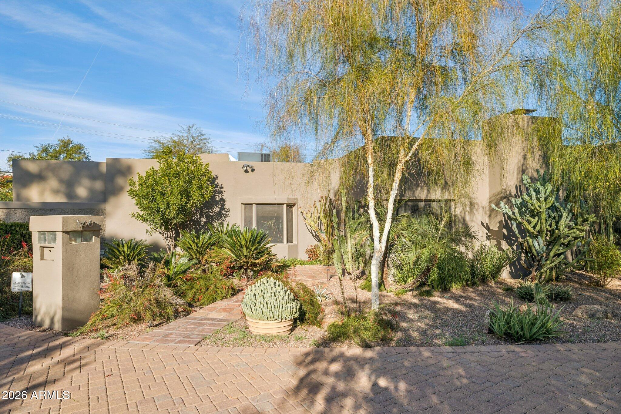 146 E MARIPOSA Street