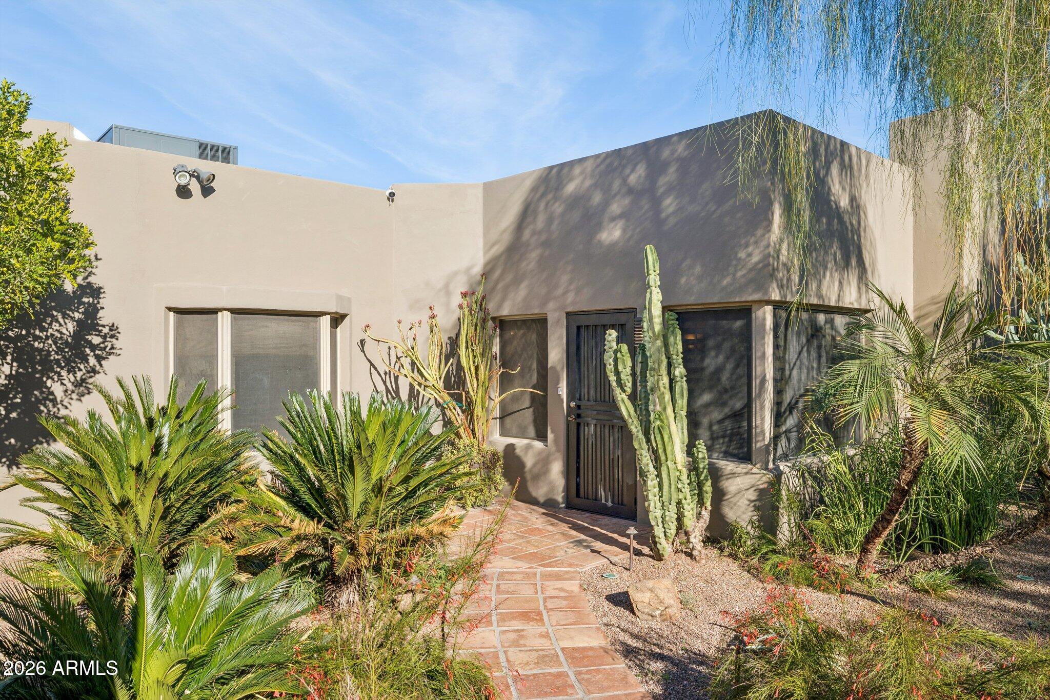 146 E MARIPOSA Street