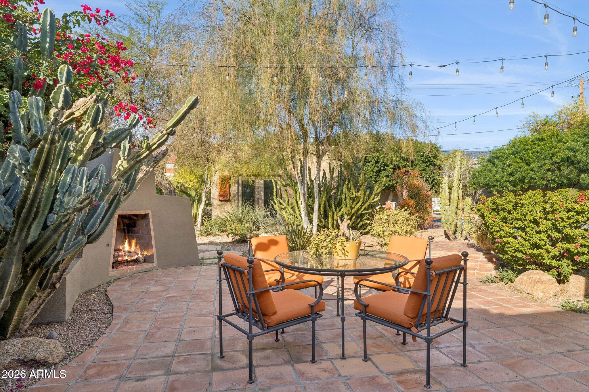 146 E MARIPOSA Street