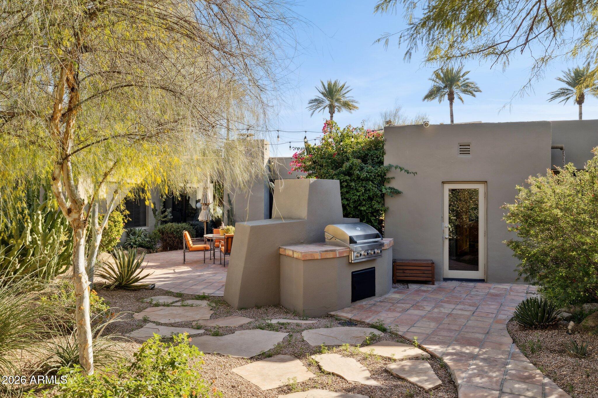 146 E MARIPOSA Street