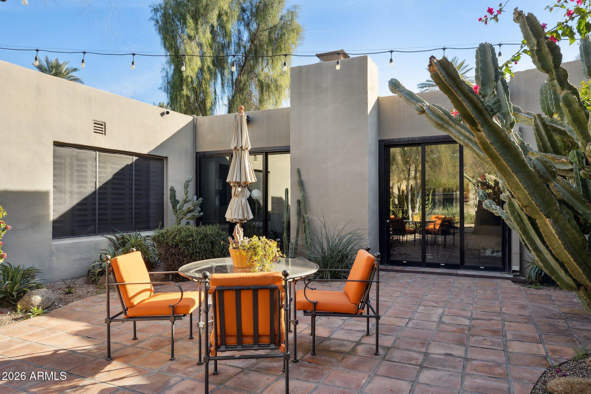 146 E MARIPOSA Street