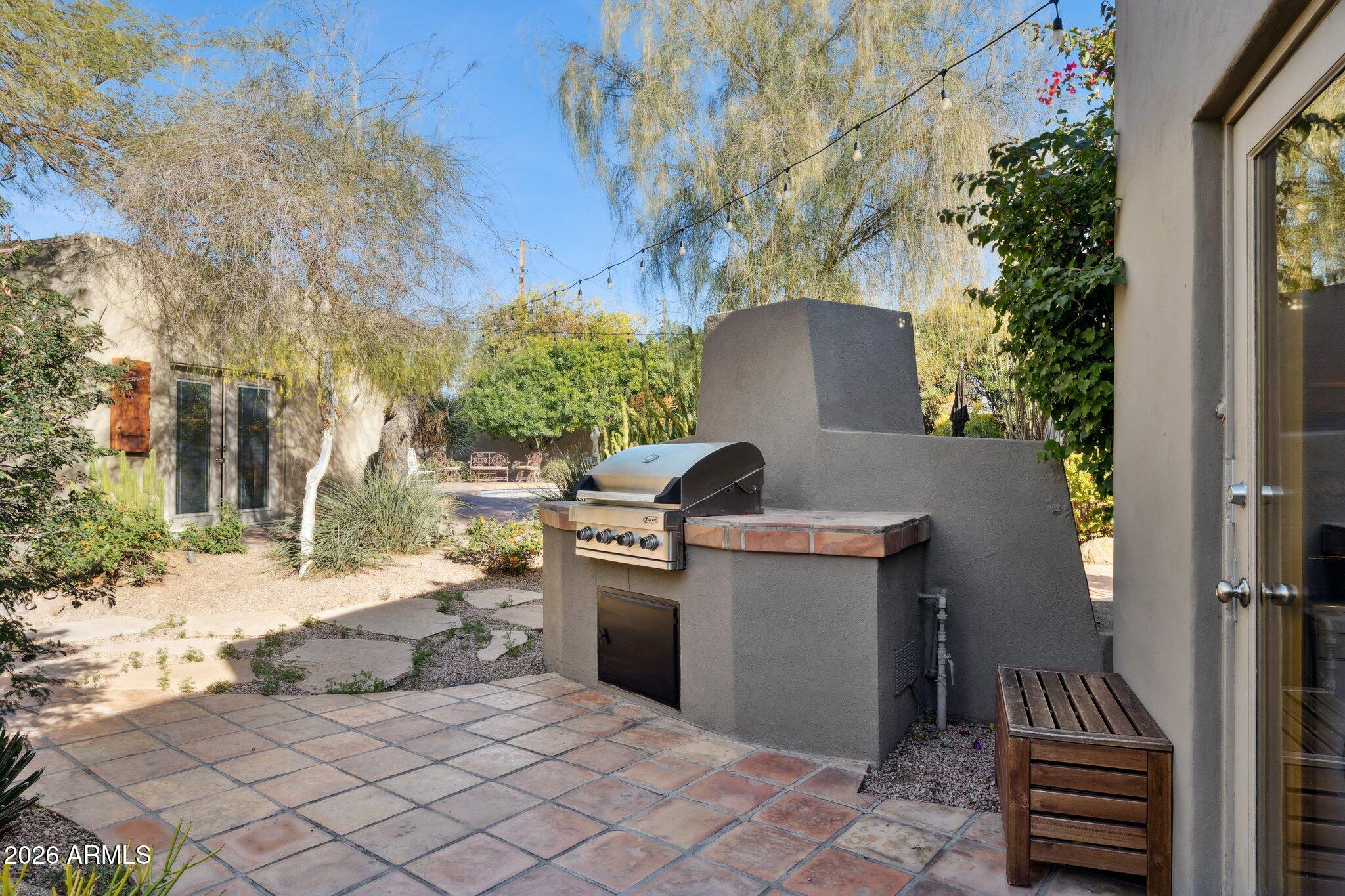 146 E MARIPOSA Street