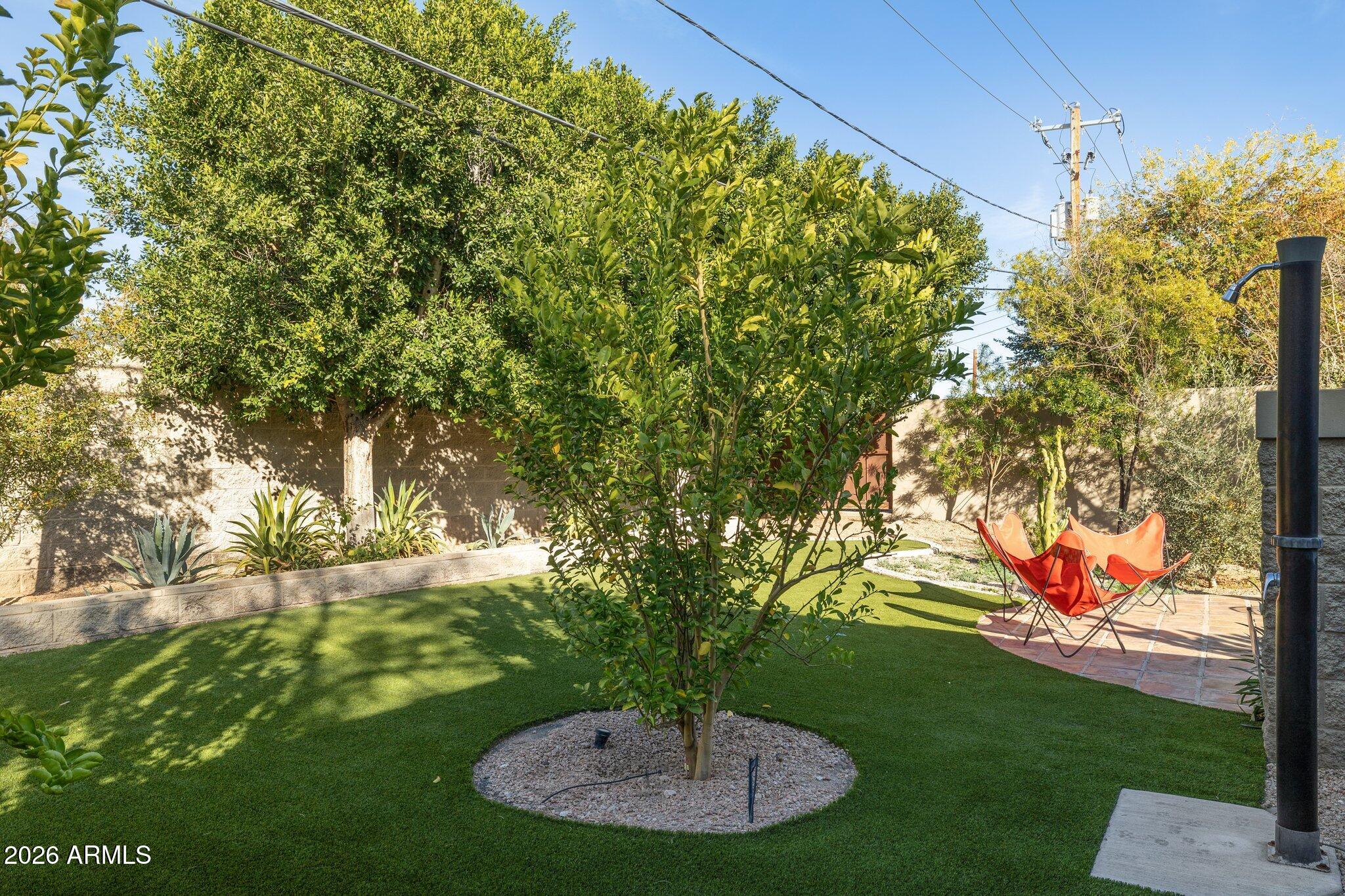 146 E MARIPOSA Street