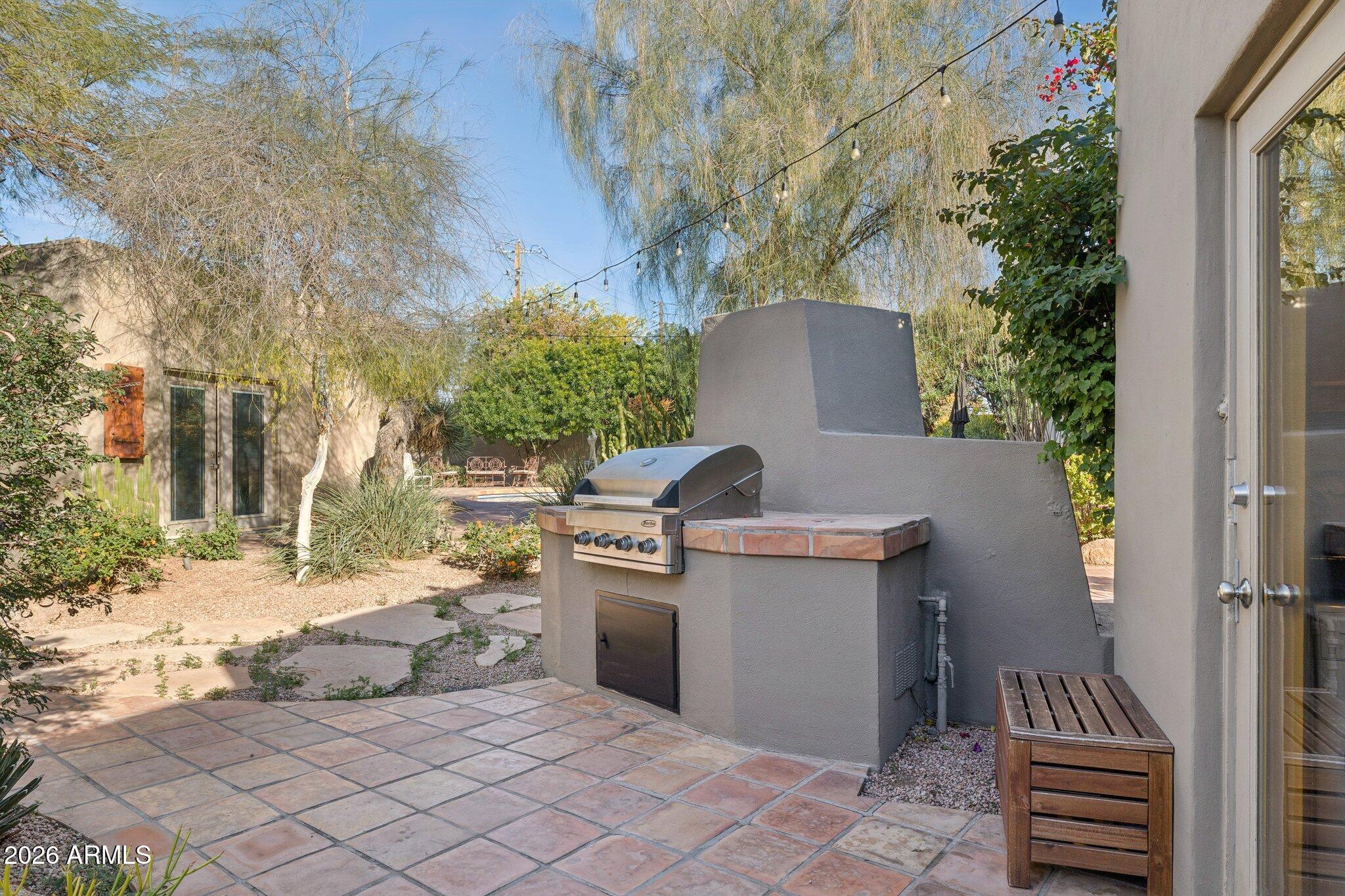146 E MARIPOSA Street