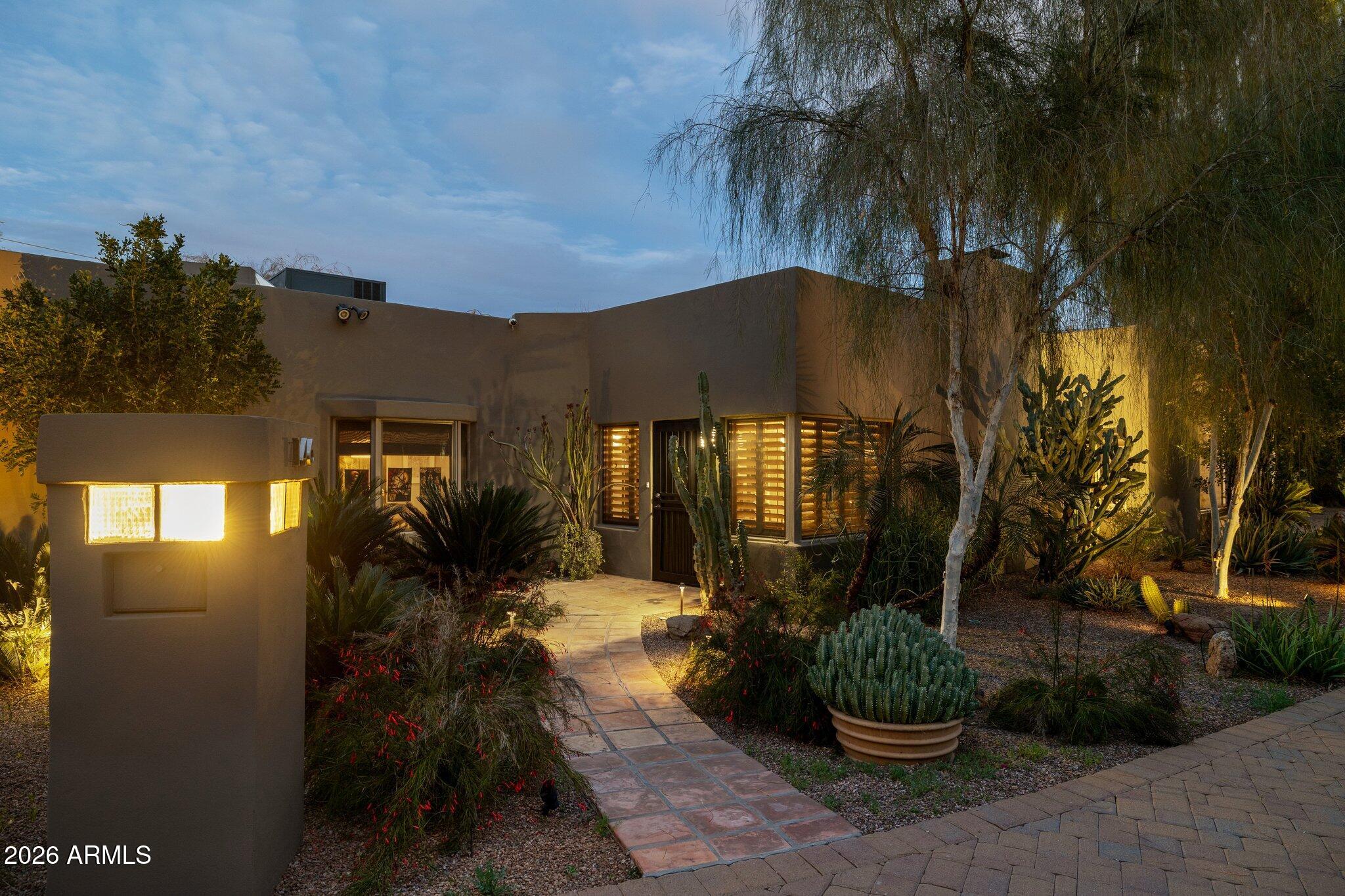 146 E MARIPOSA Street