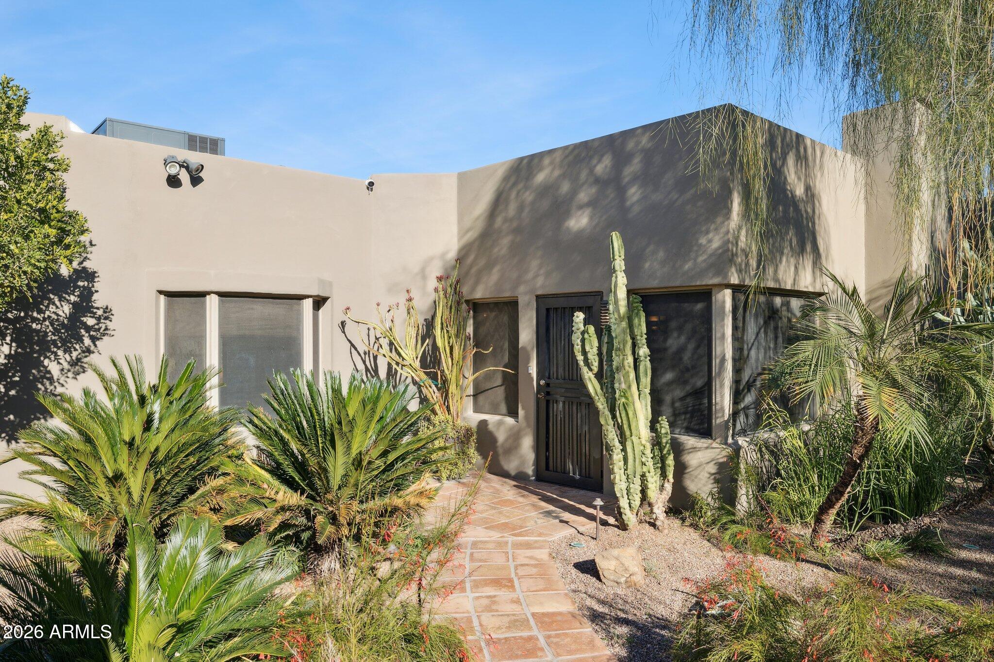 146 E MARIPOSA Street