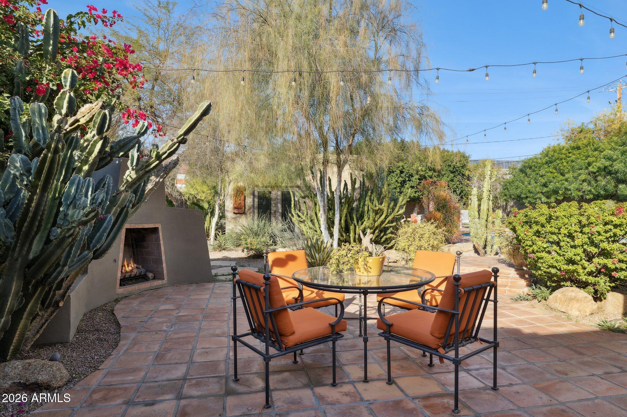 146 E MARIPOSA Street