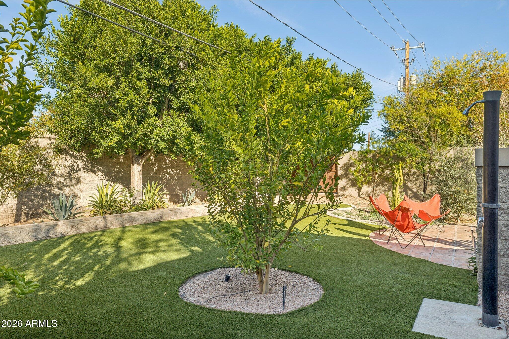 146 E MARIPOSA Street