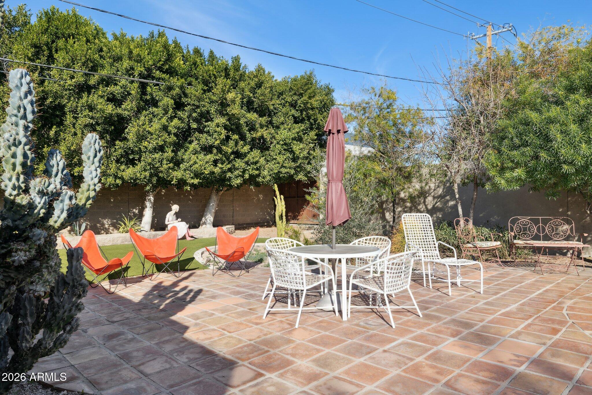 146 E MARIPOSA Street