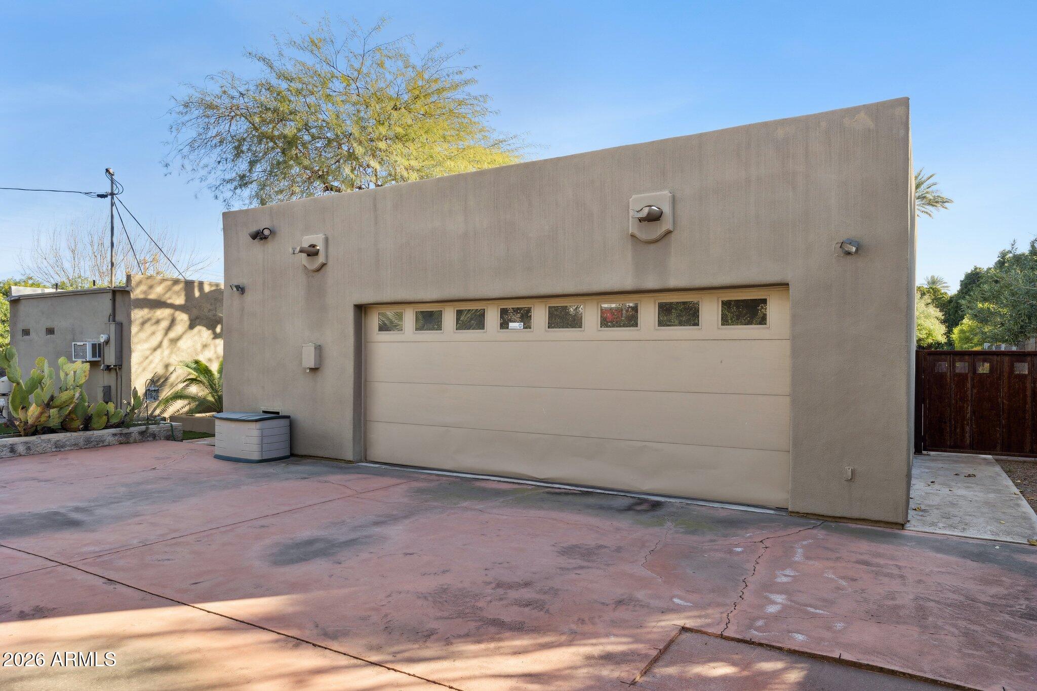 146 E MARIPOSA Street