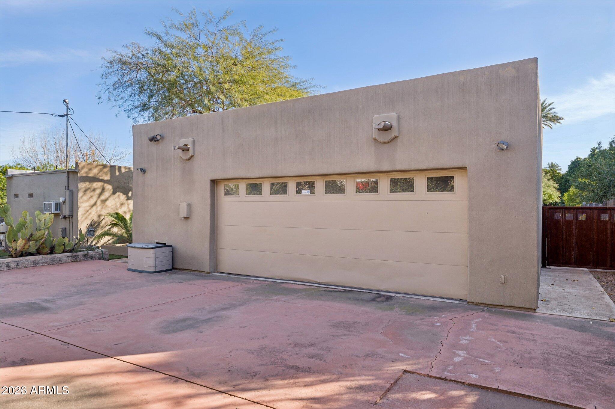 146 E MARIPOSA Street