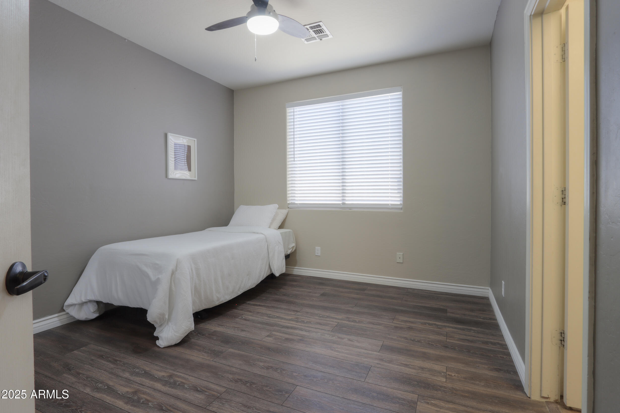 2041 E PALM BEACH Drive