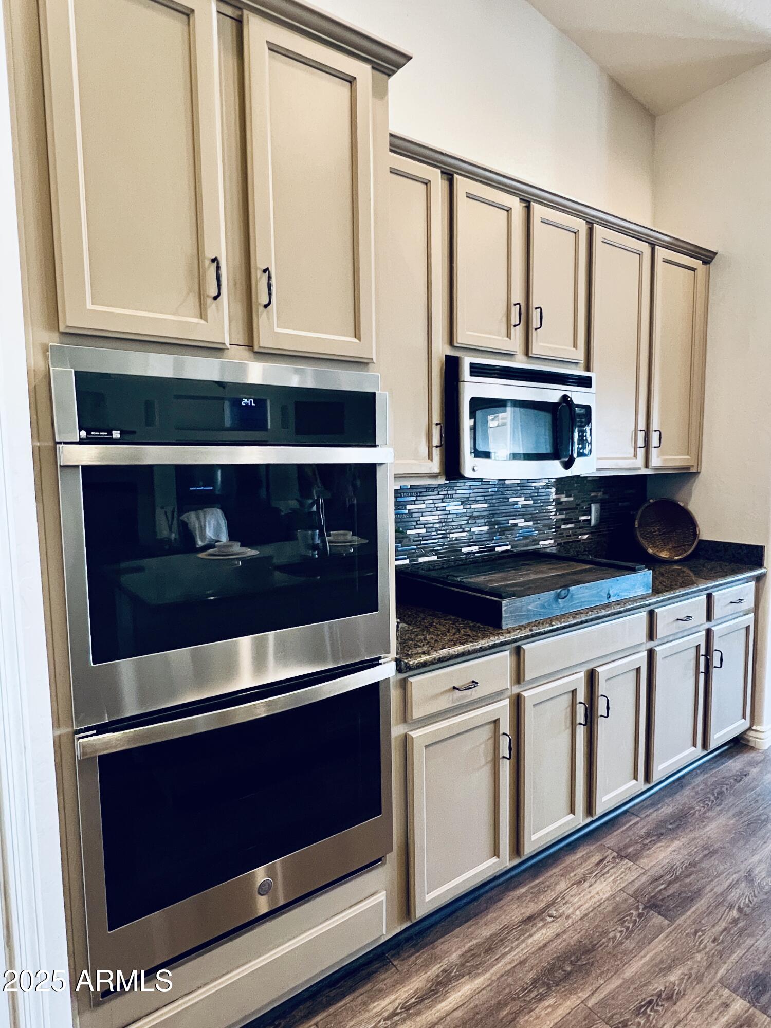 2041 E PALM BEACH Drive