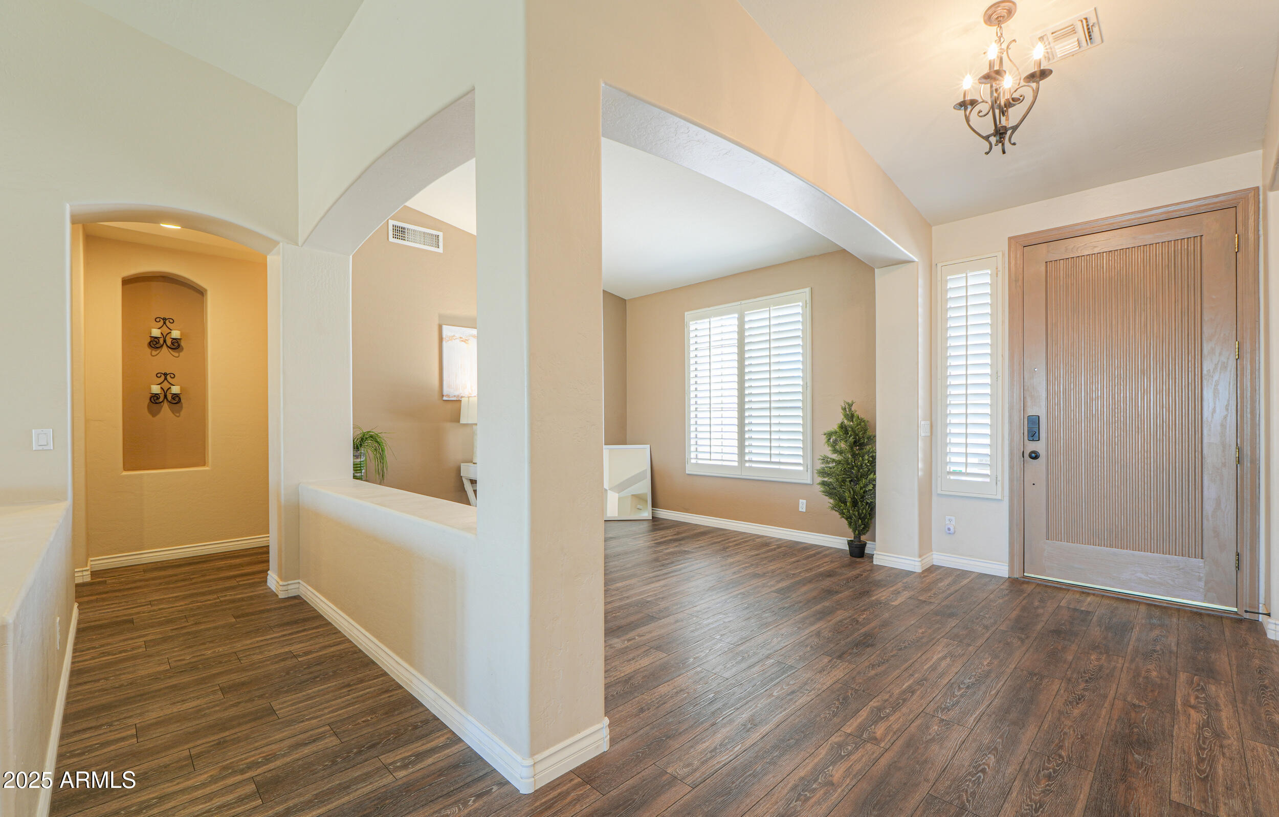 2041 E PALM BEACH Drive