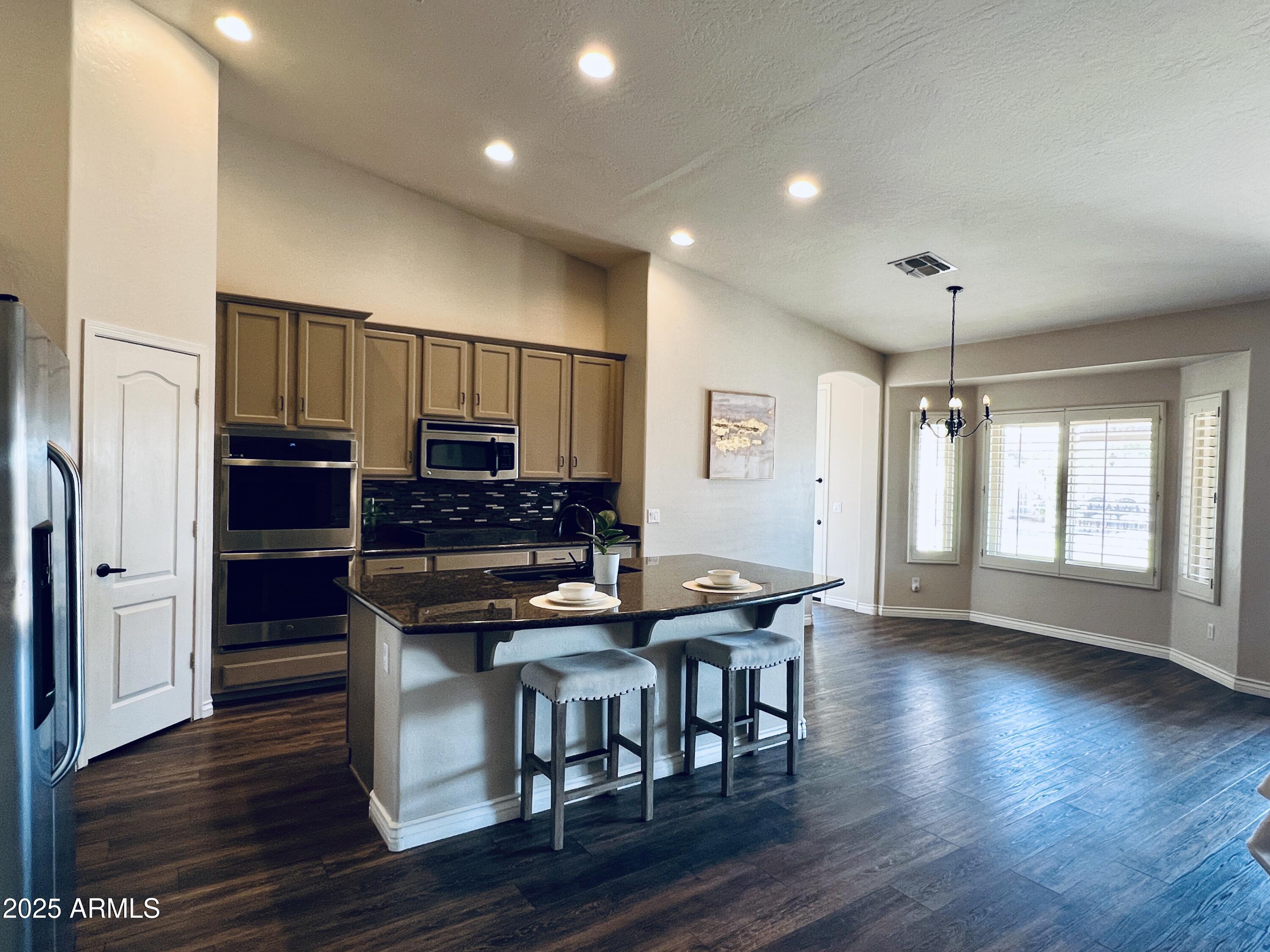 2041 E PALM BEACH Drive