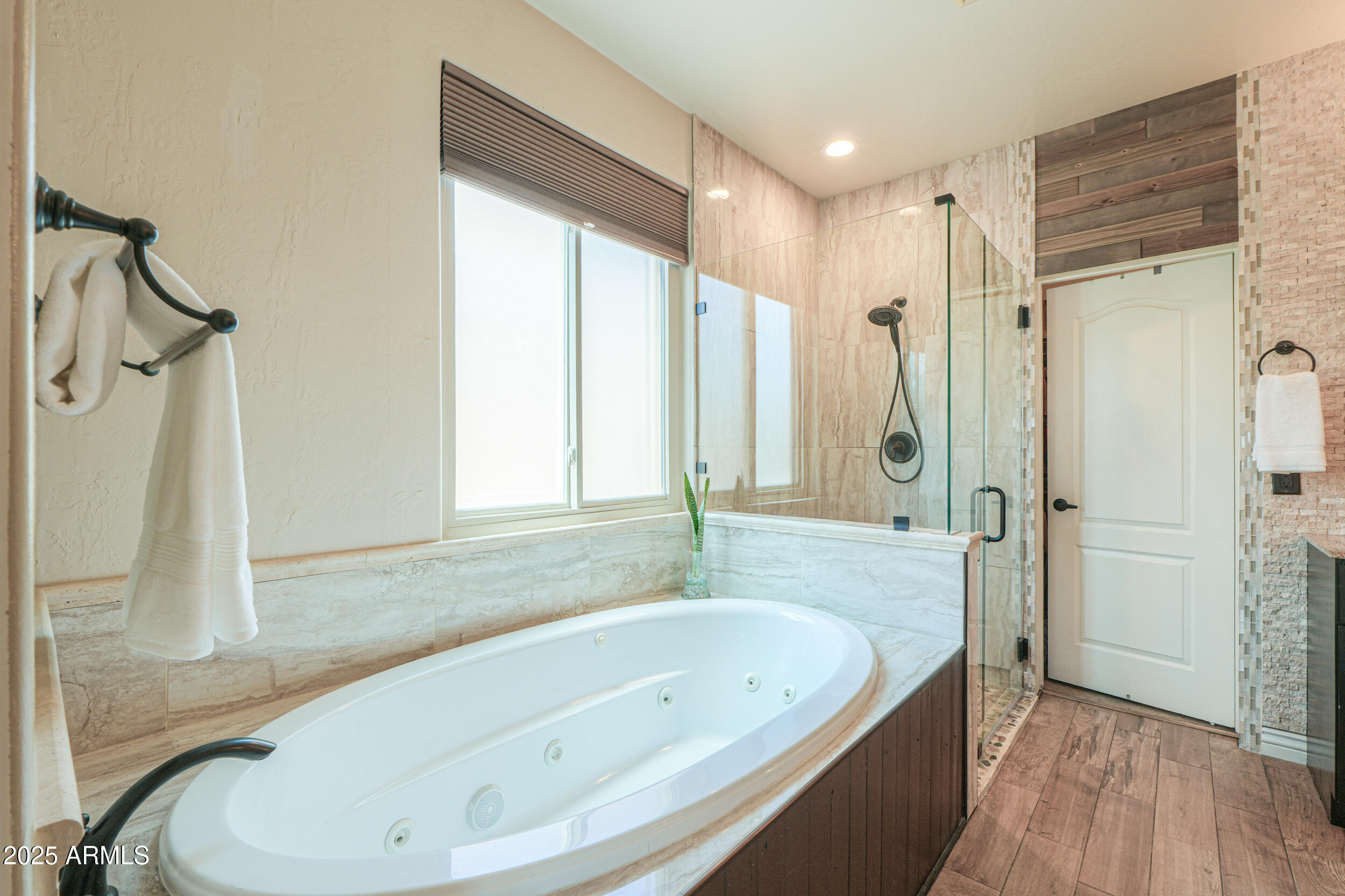 2041 E PALM BEACH Drive