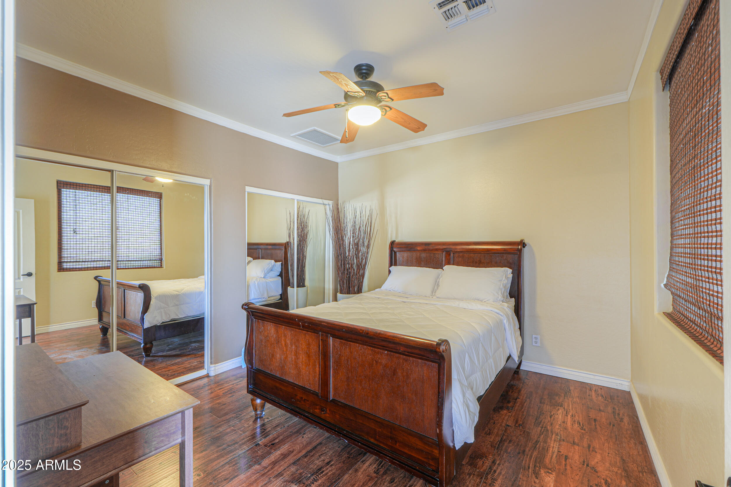 2041 E PALM BEACH Drive