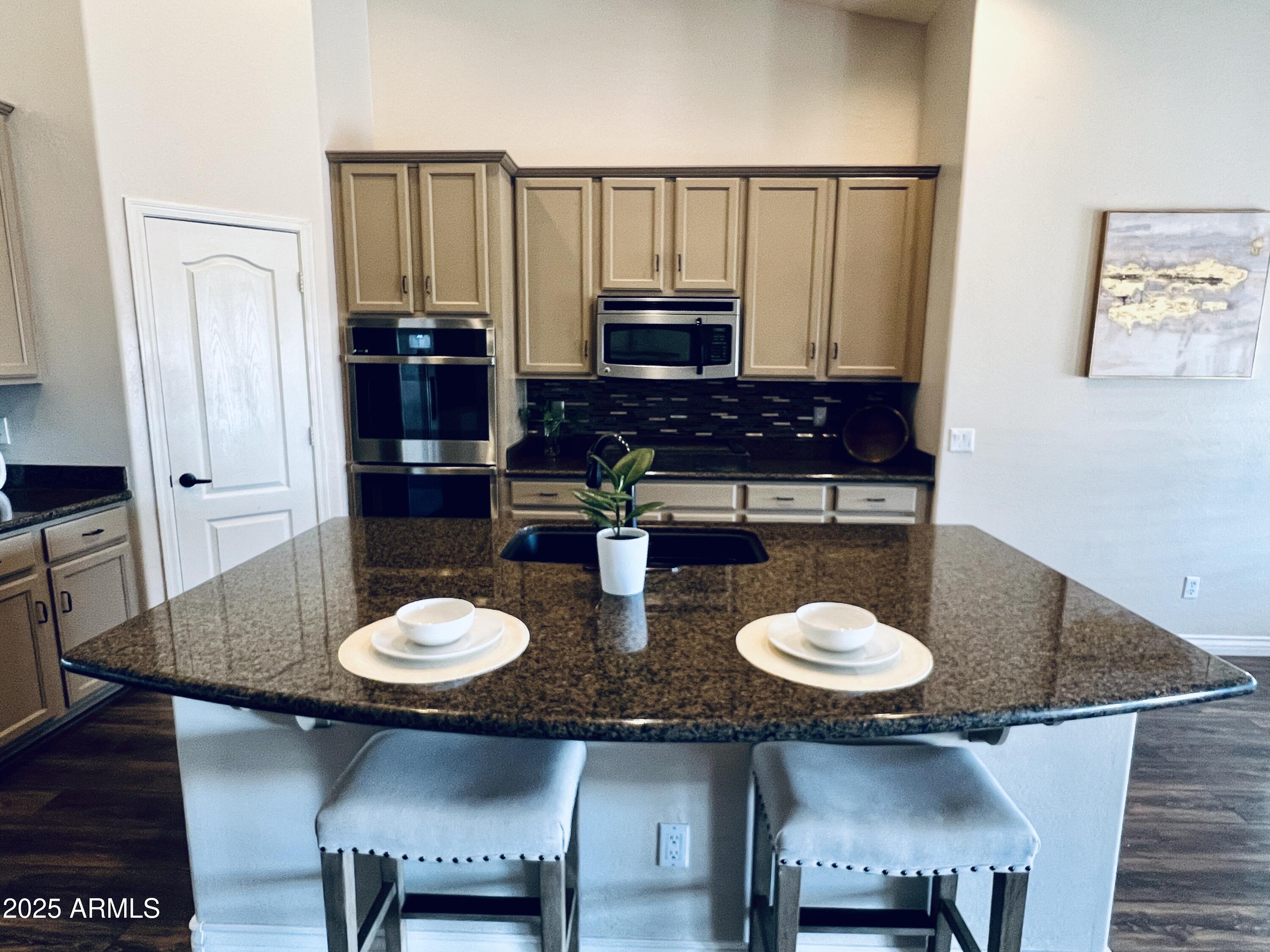 2041 E PALM BEACH Drive