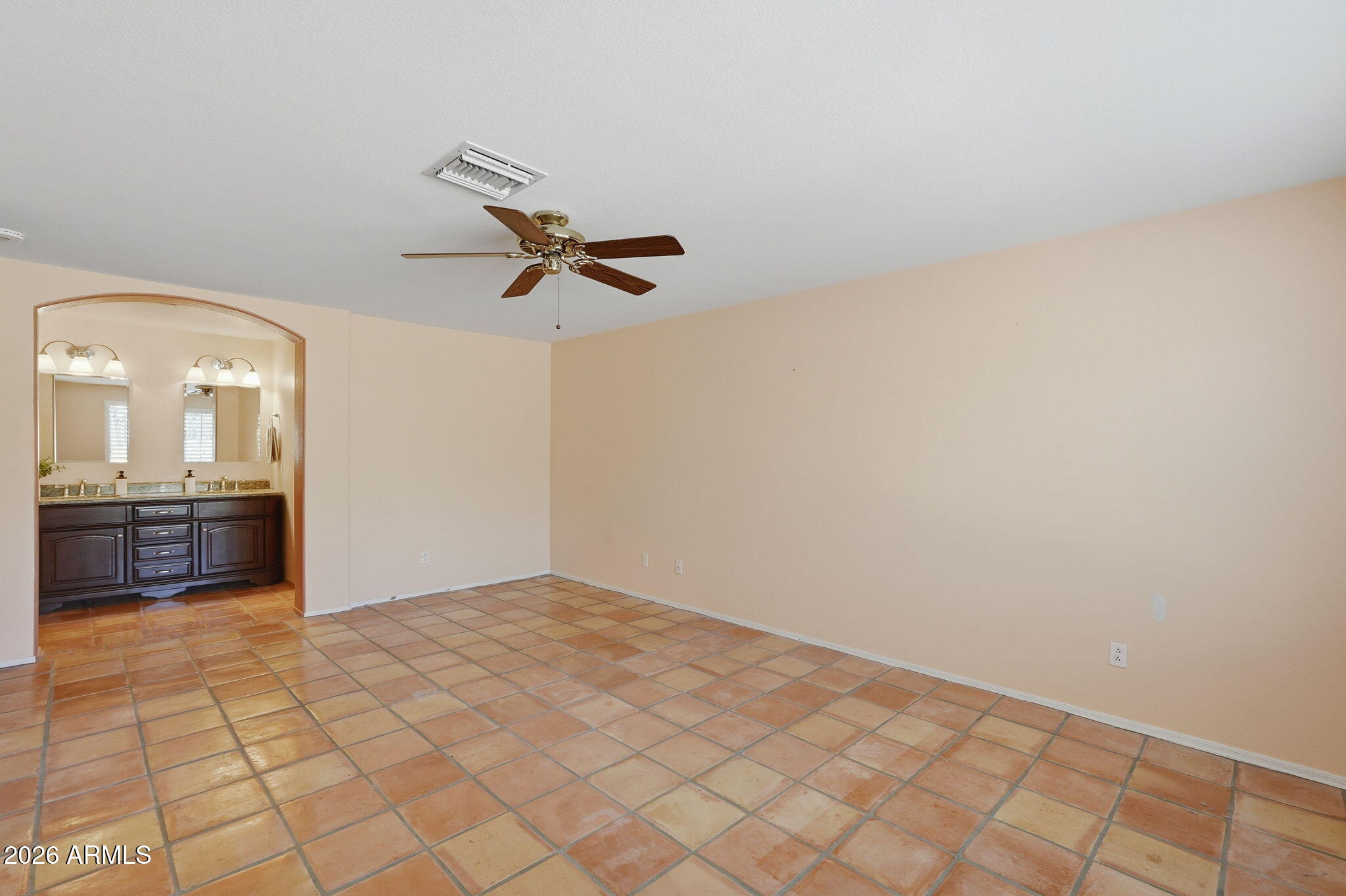 125 E BLUE EAGLE Lane