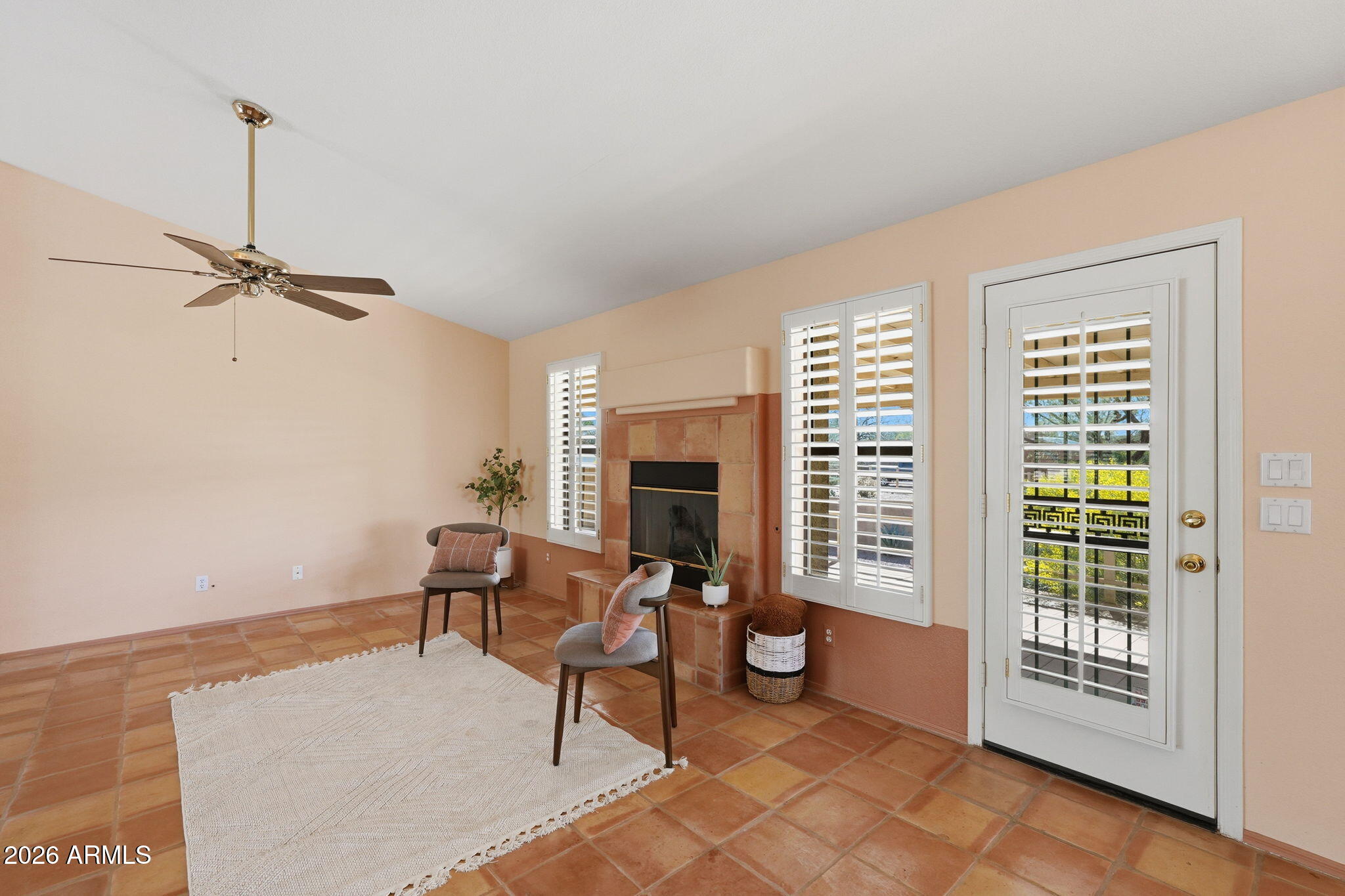 125 E BLUE EAGLE Lane