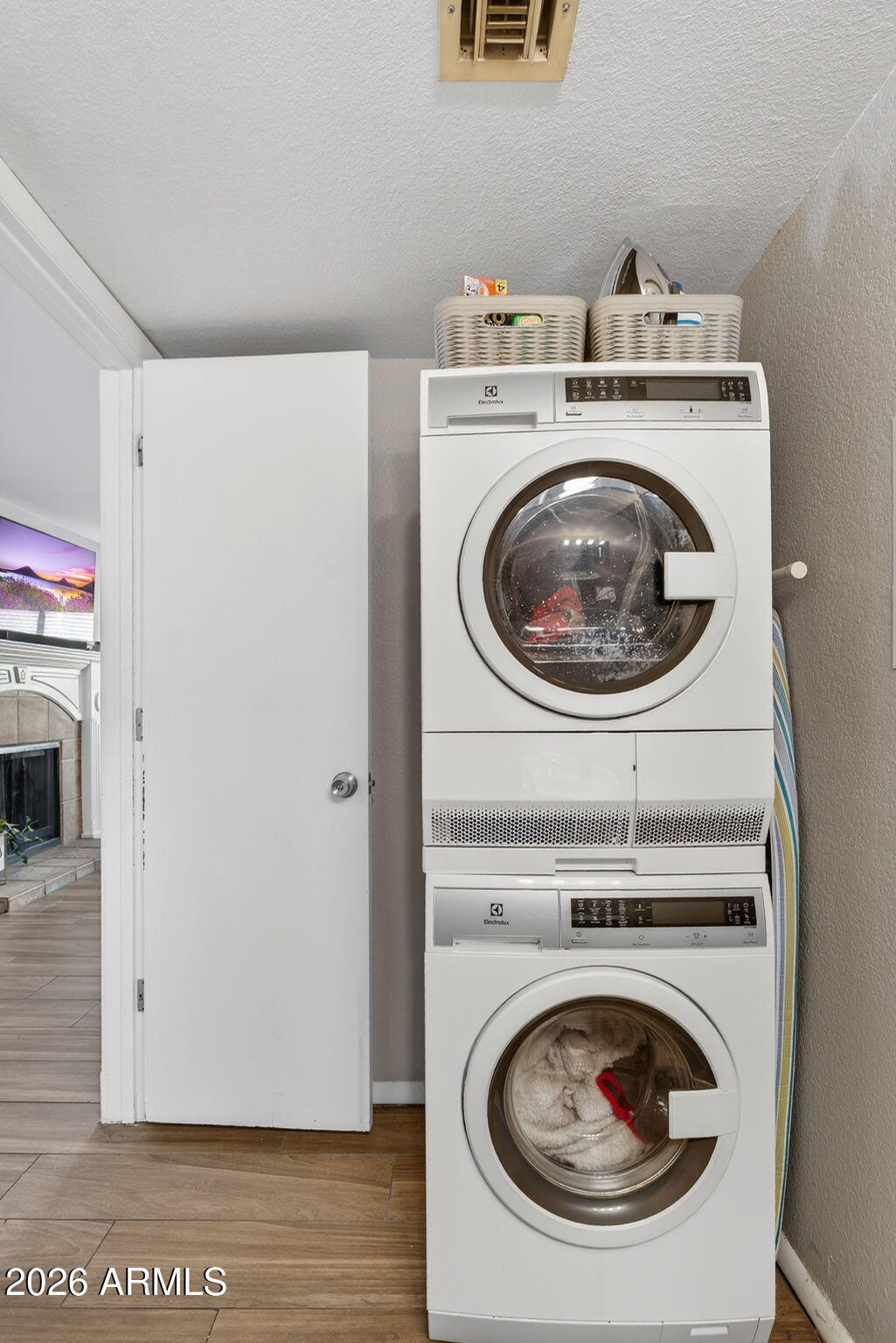 2040 S LONGMORE Street 75