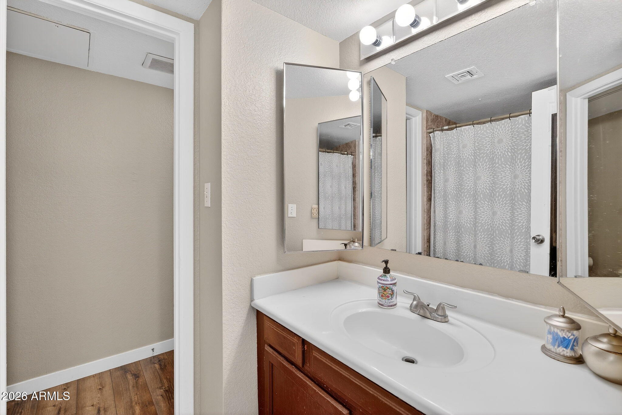 2040 S LONGMORE Street 75