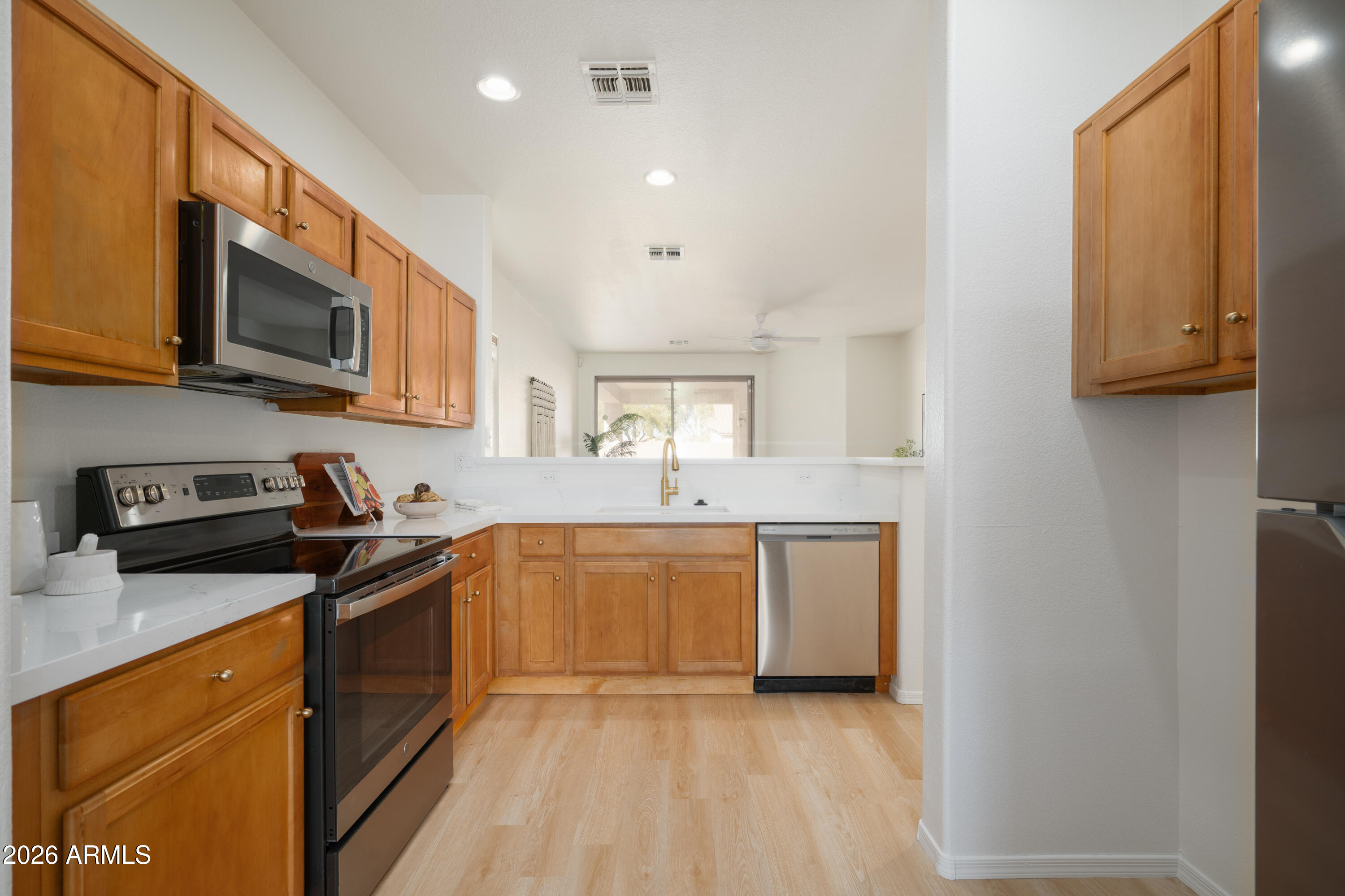 11560 W KINDERMAN Drive