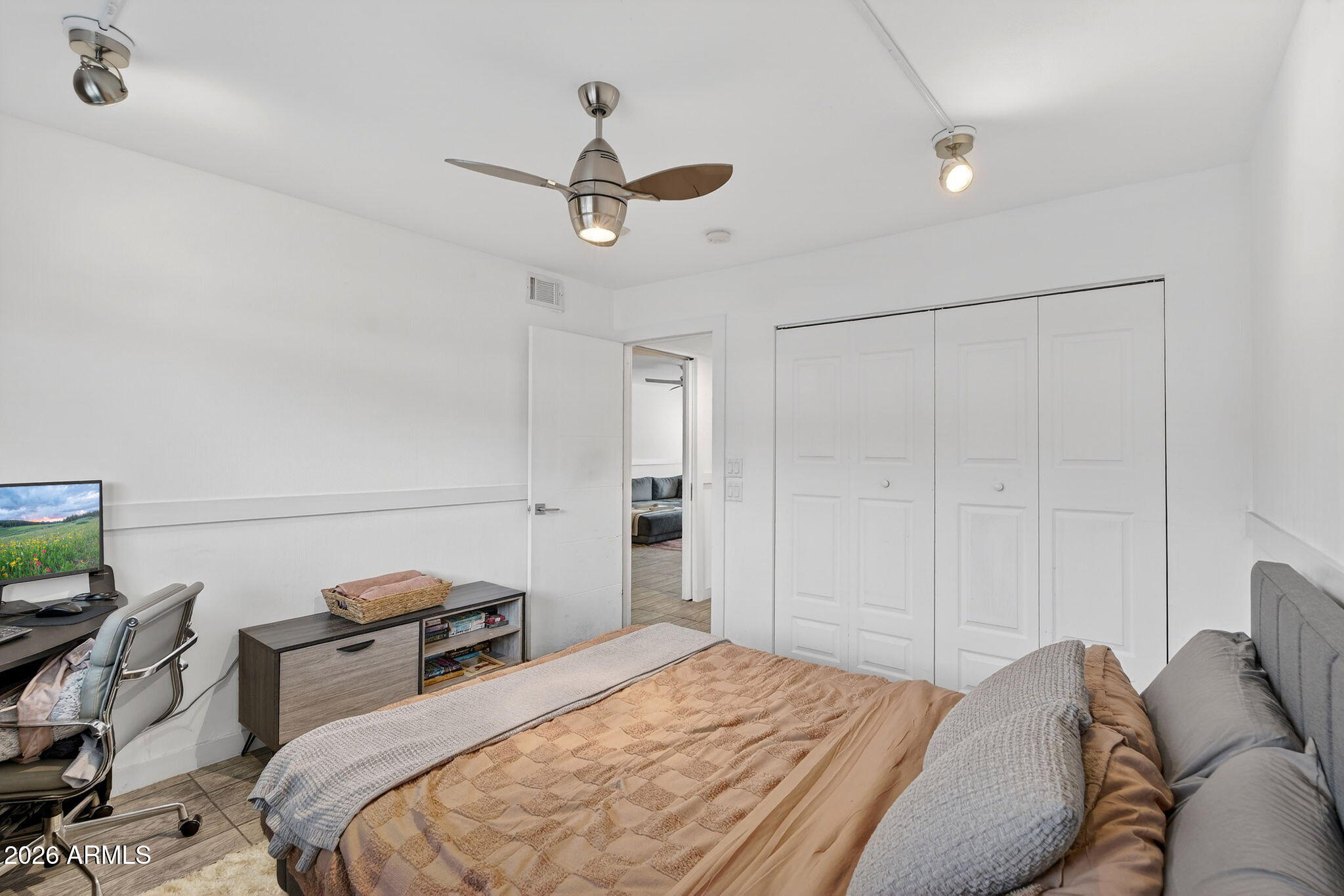 7436 E CHAPARRAL Road B126