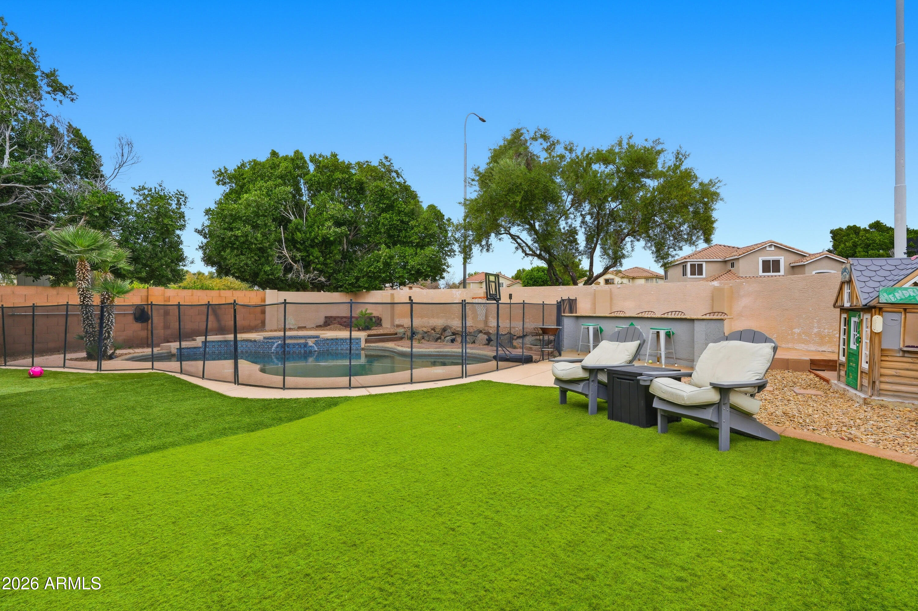 2570 W SHANNON Court