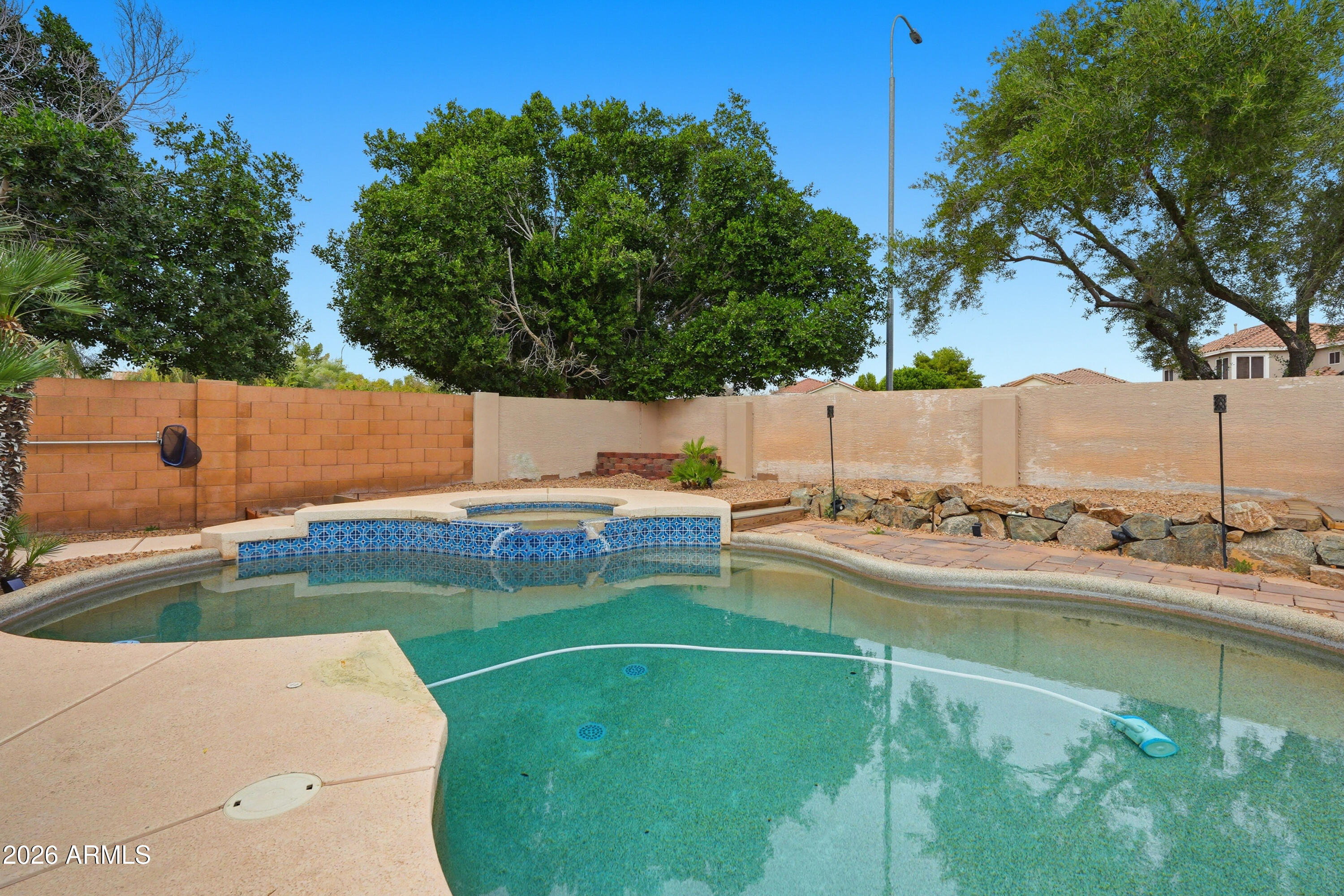 2570 W SHANNON Court