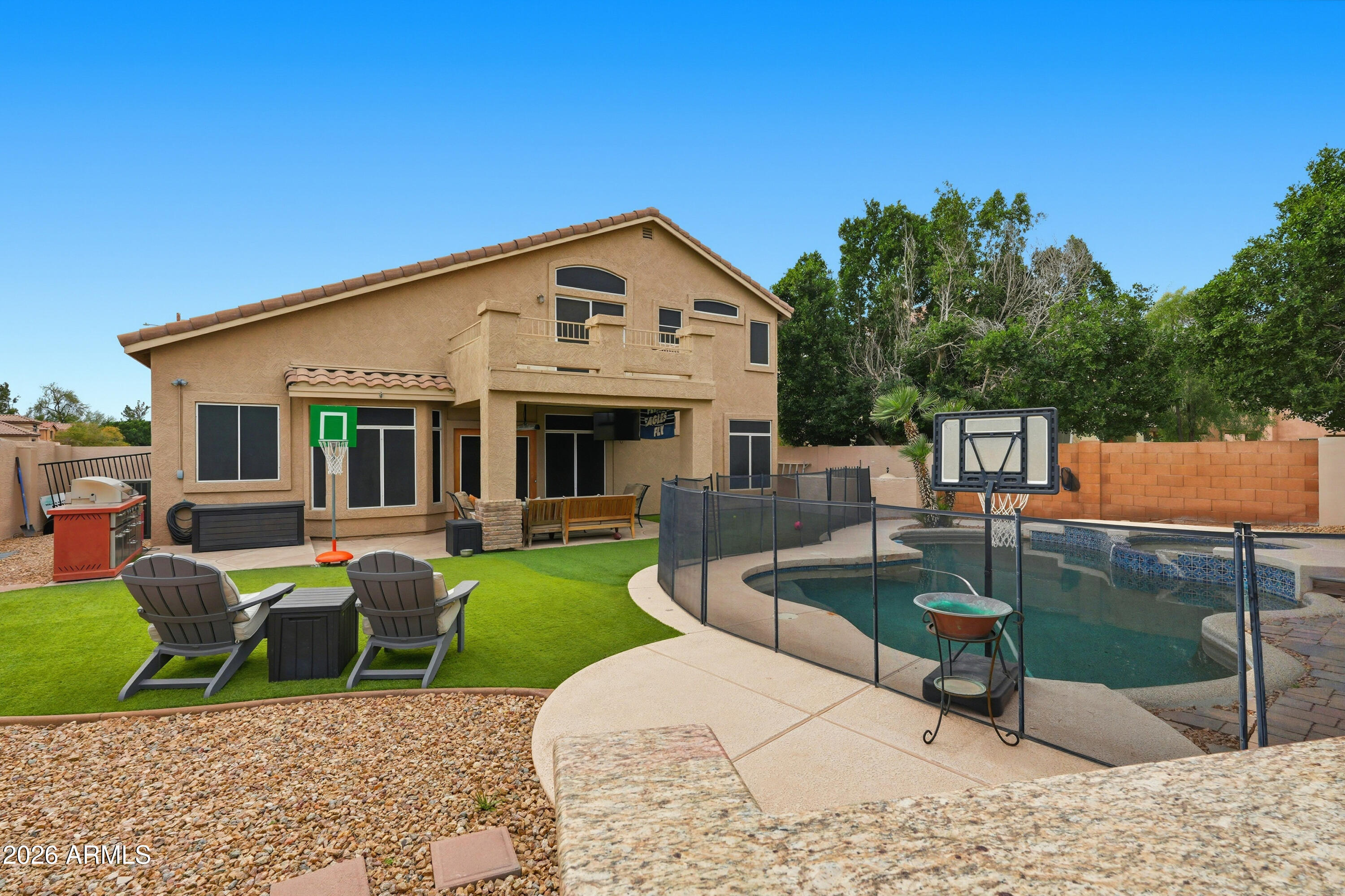 2570 W SHANNON Court