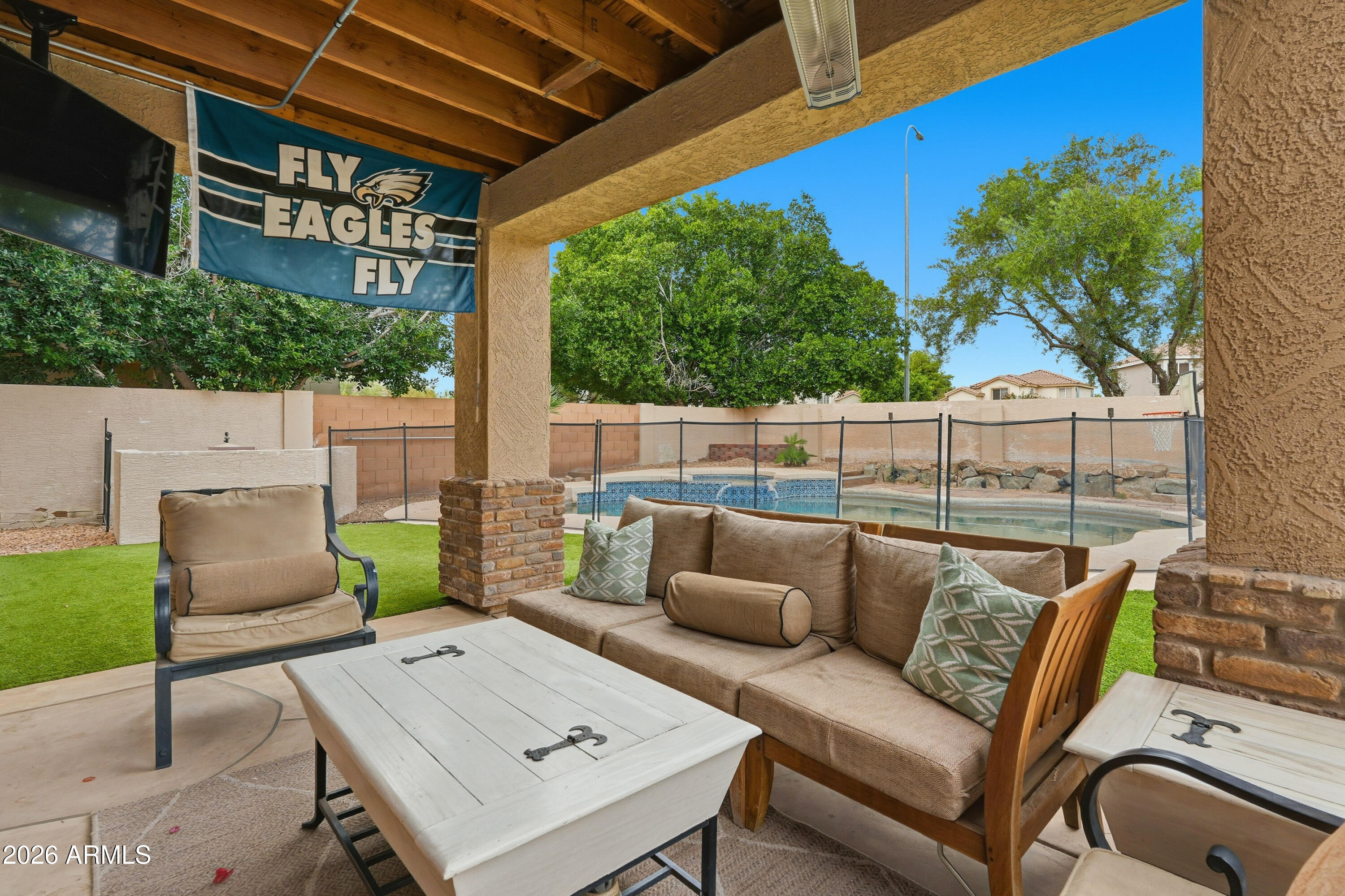 2570 W SHANNON Court