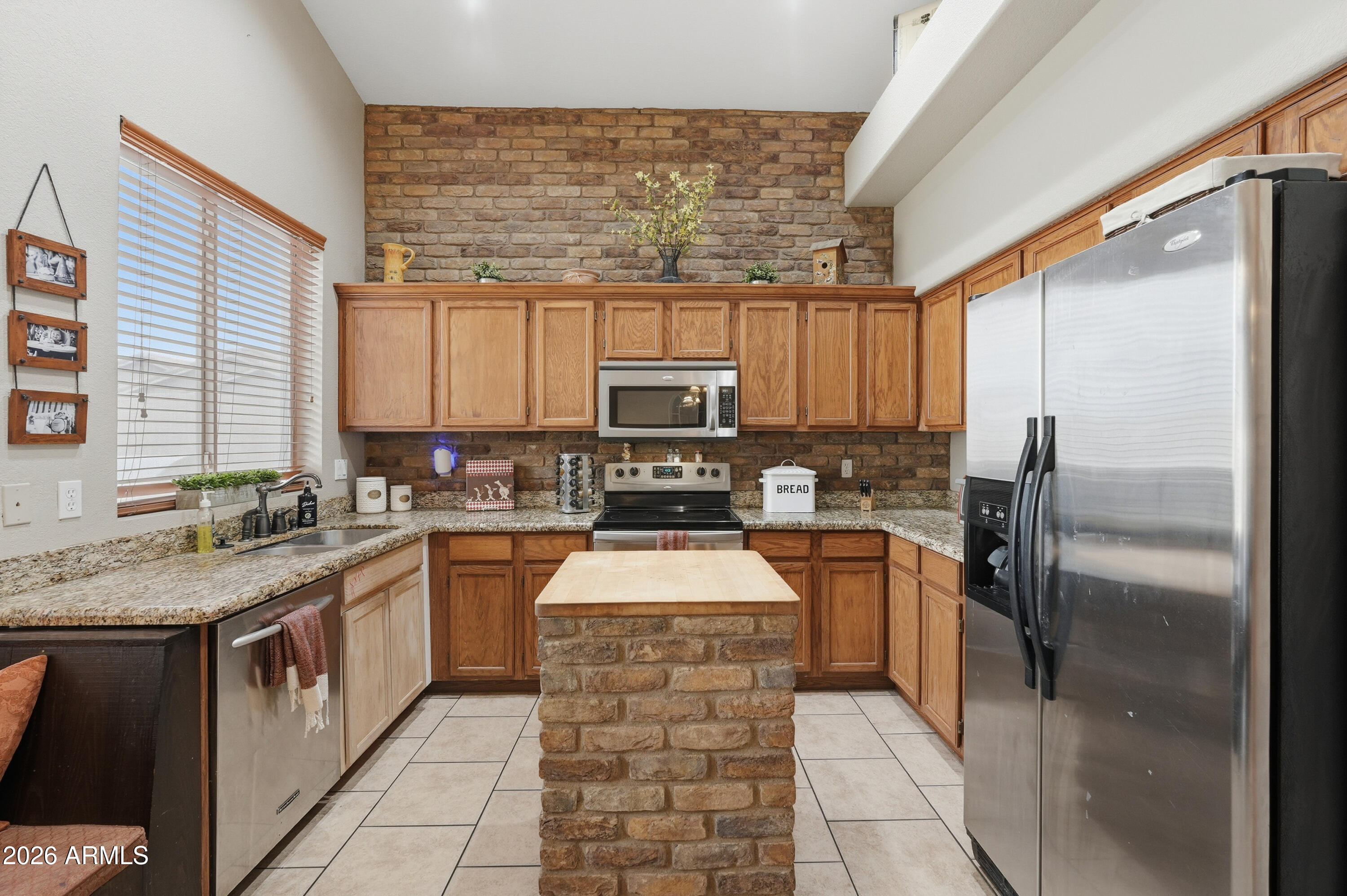 2570 W SHANNON Court