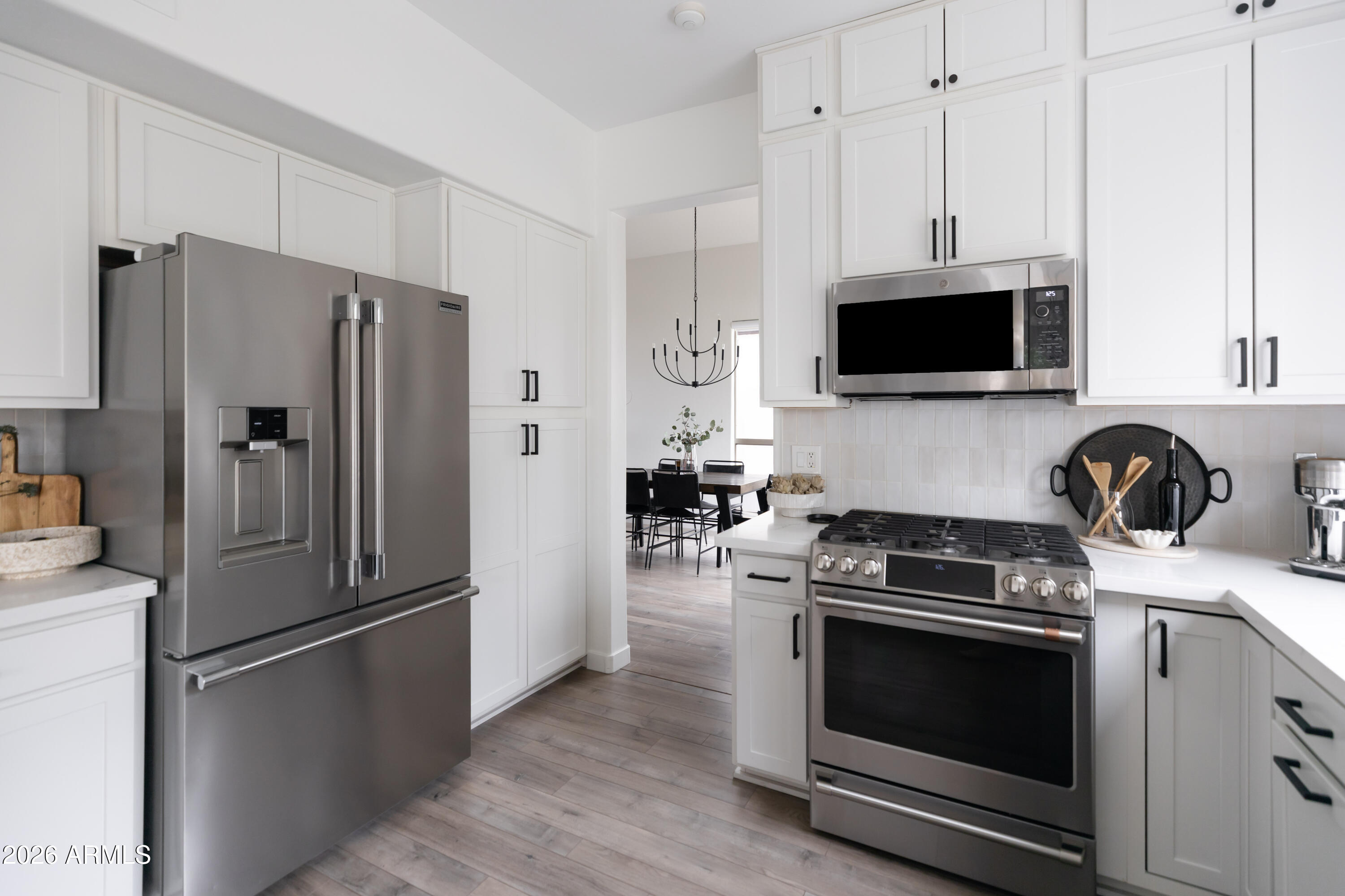 6735 E GELDING Drive