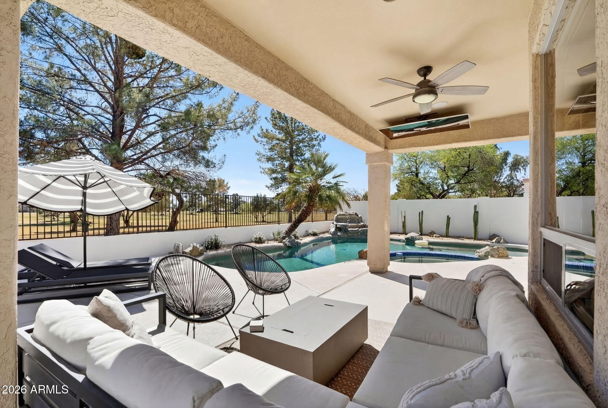 6735 E GELDING Drive
