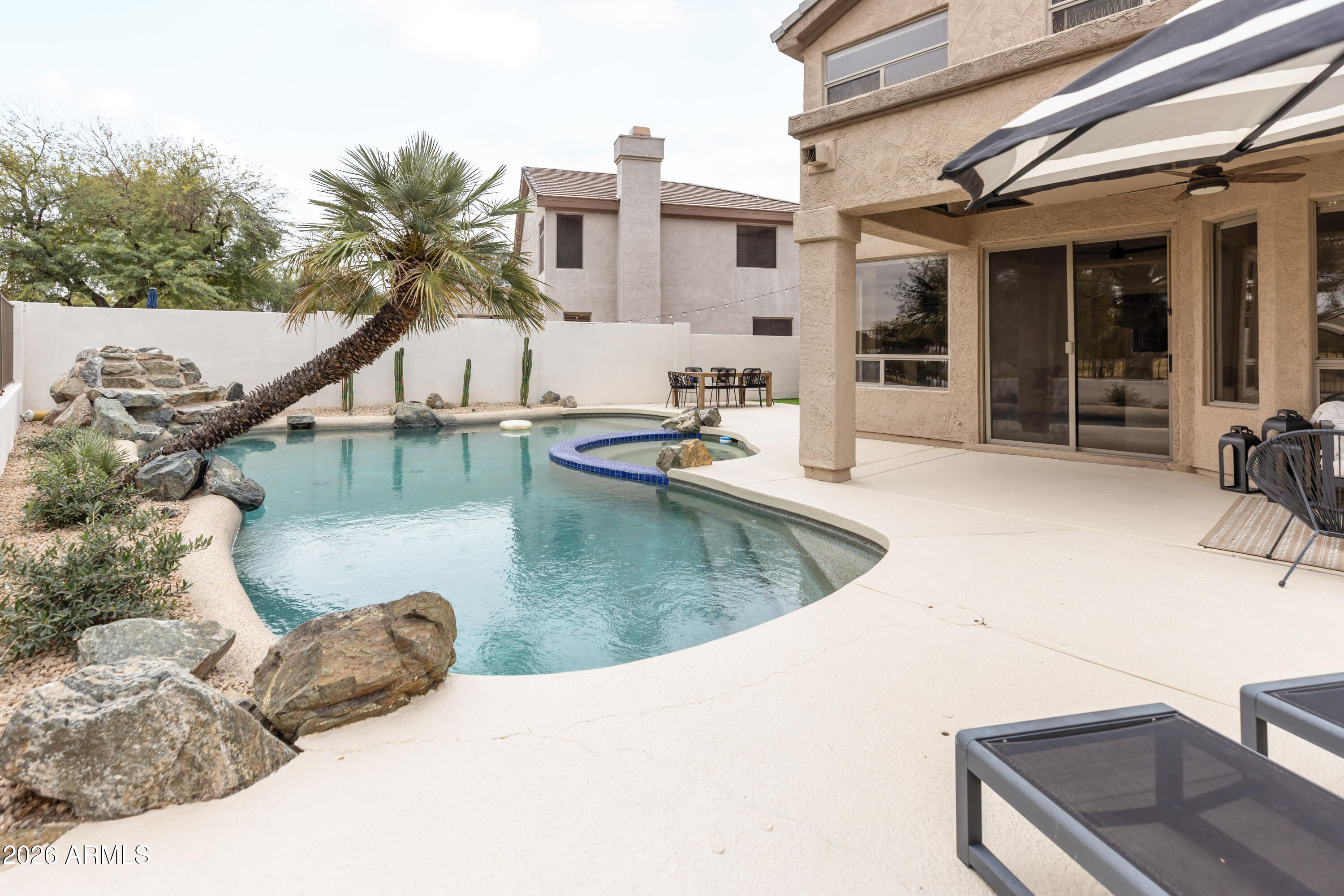 6735 E GELDING Drive