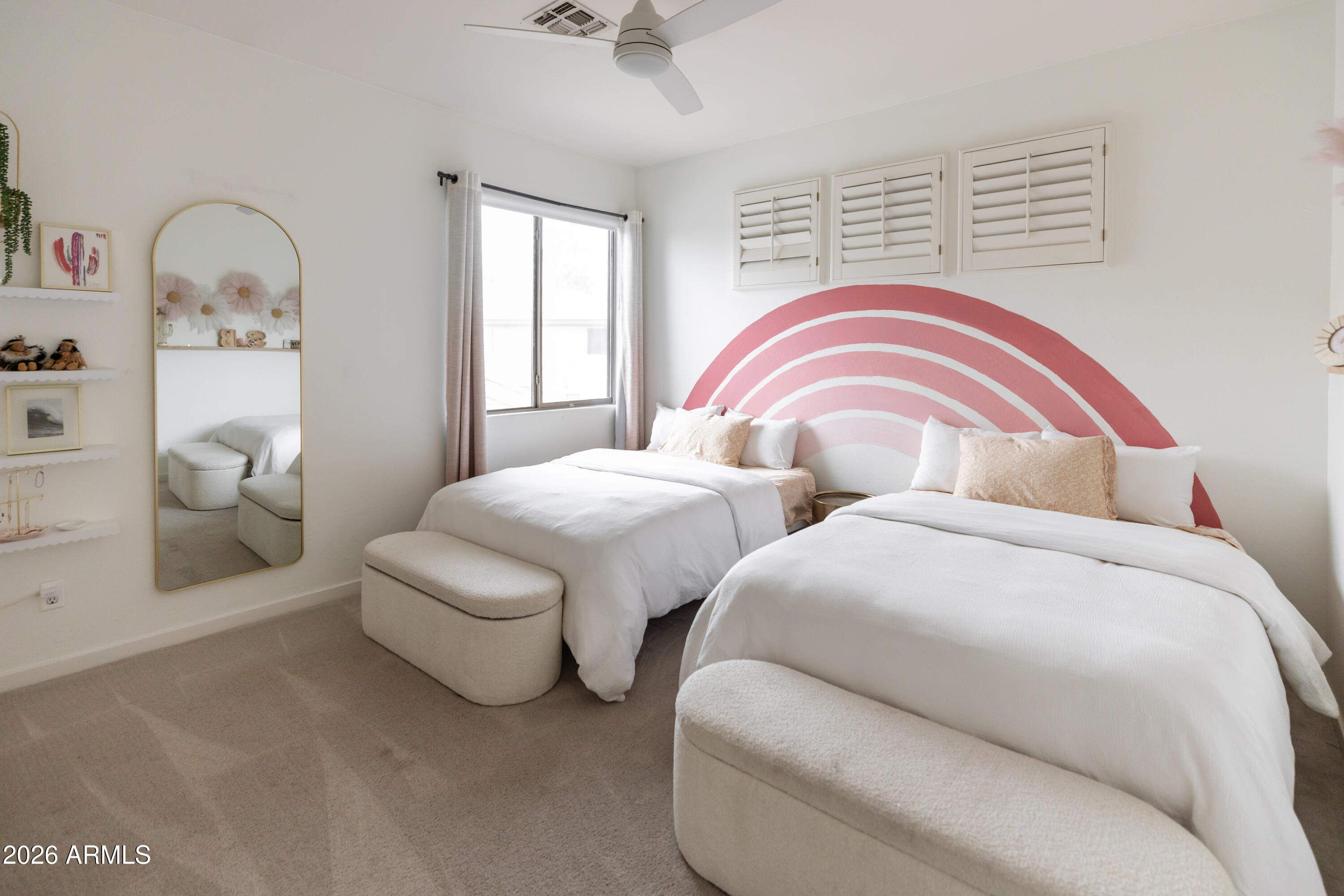 6735 E GELDING Drive