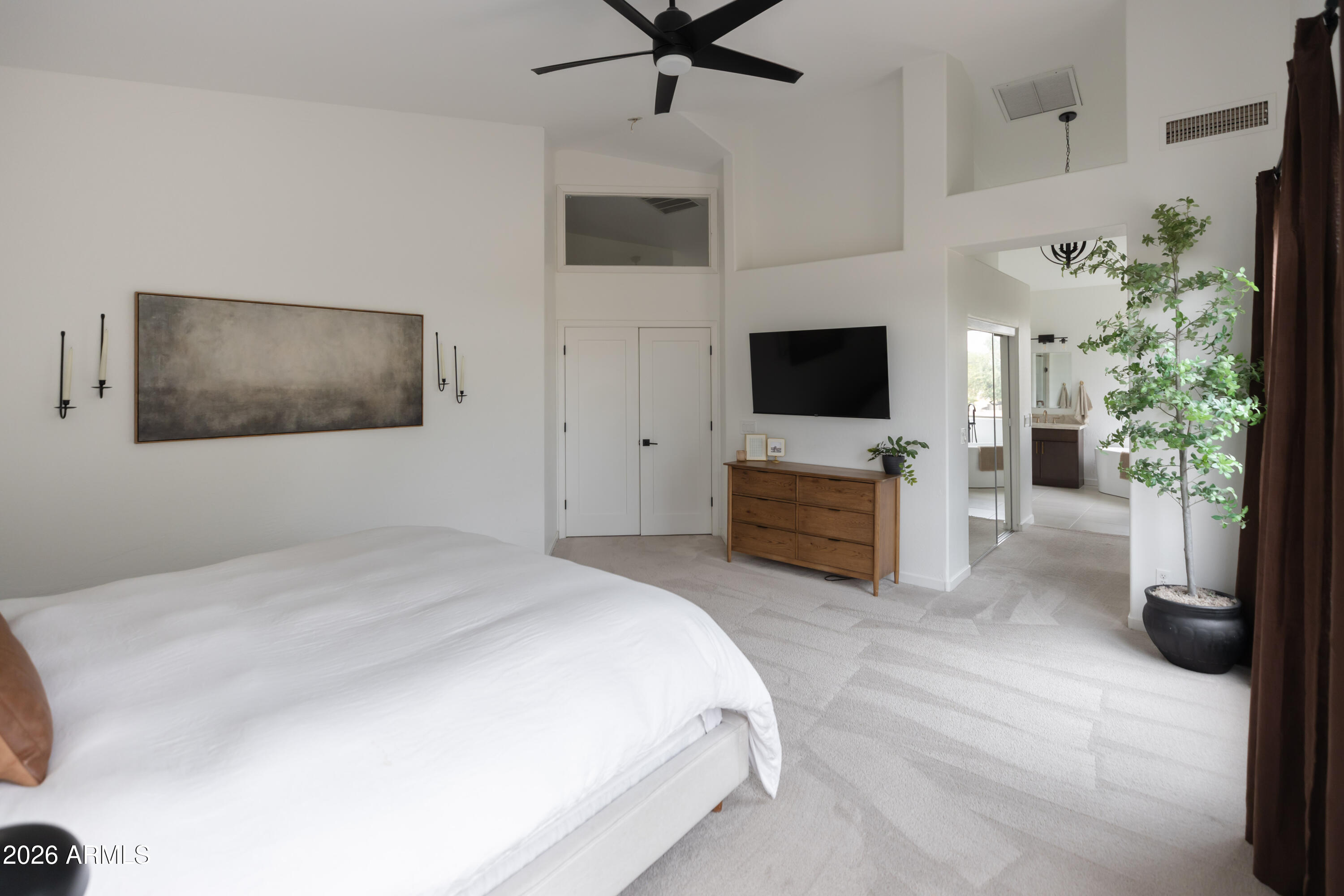 6735 E GELDING Drive