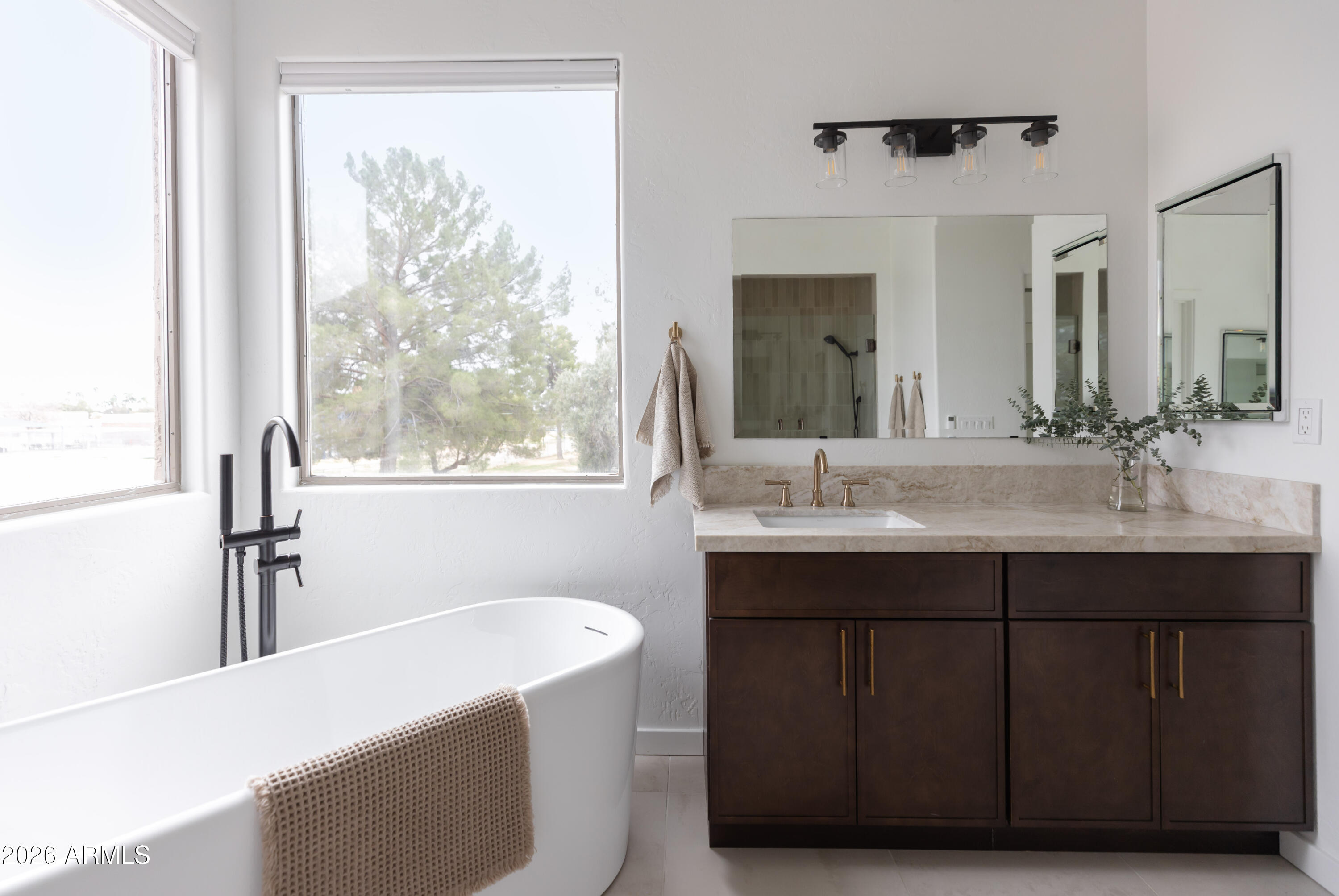 6735 E GELDING Drive