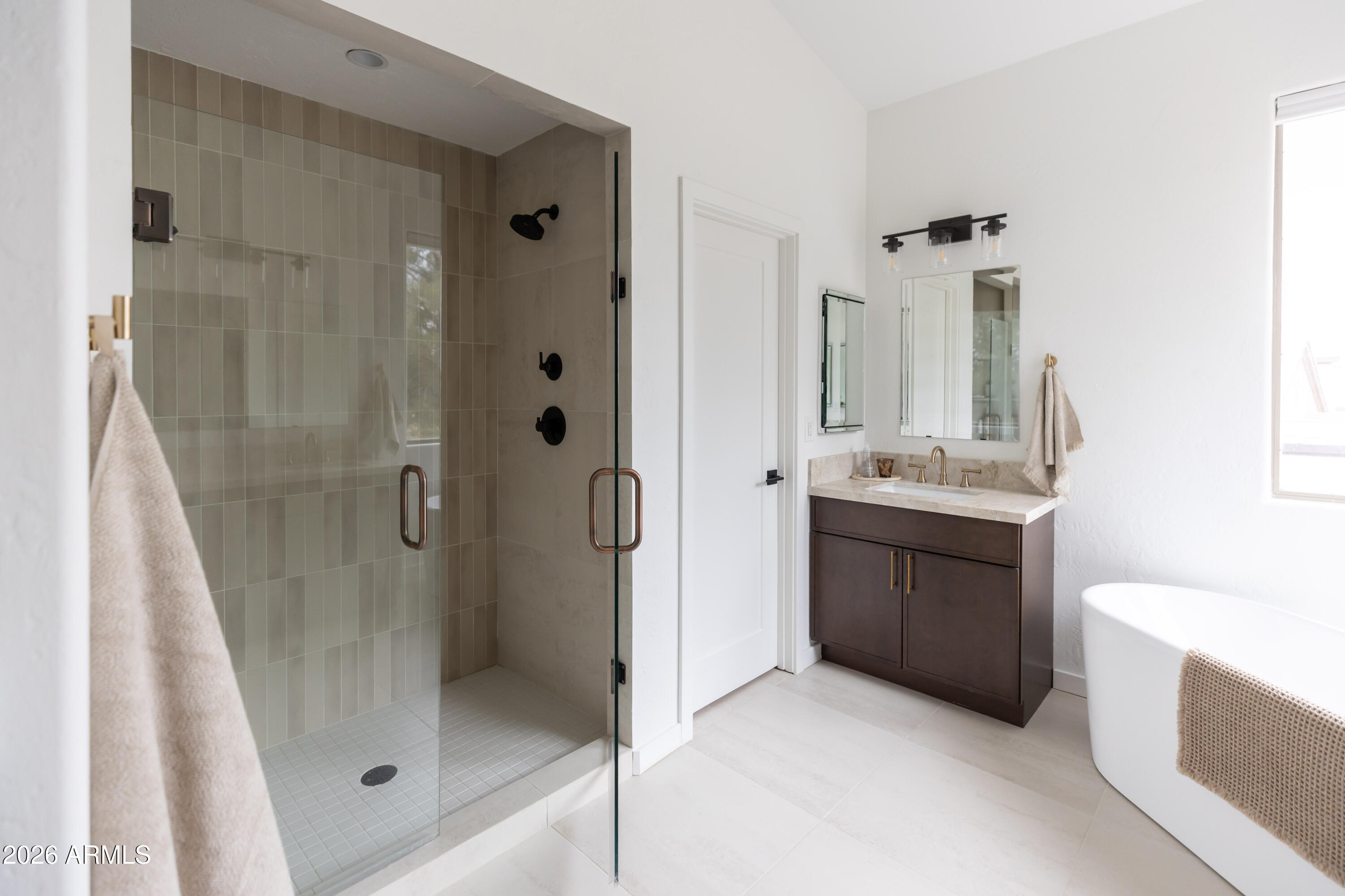 6735 E GELDING Drive