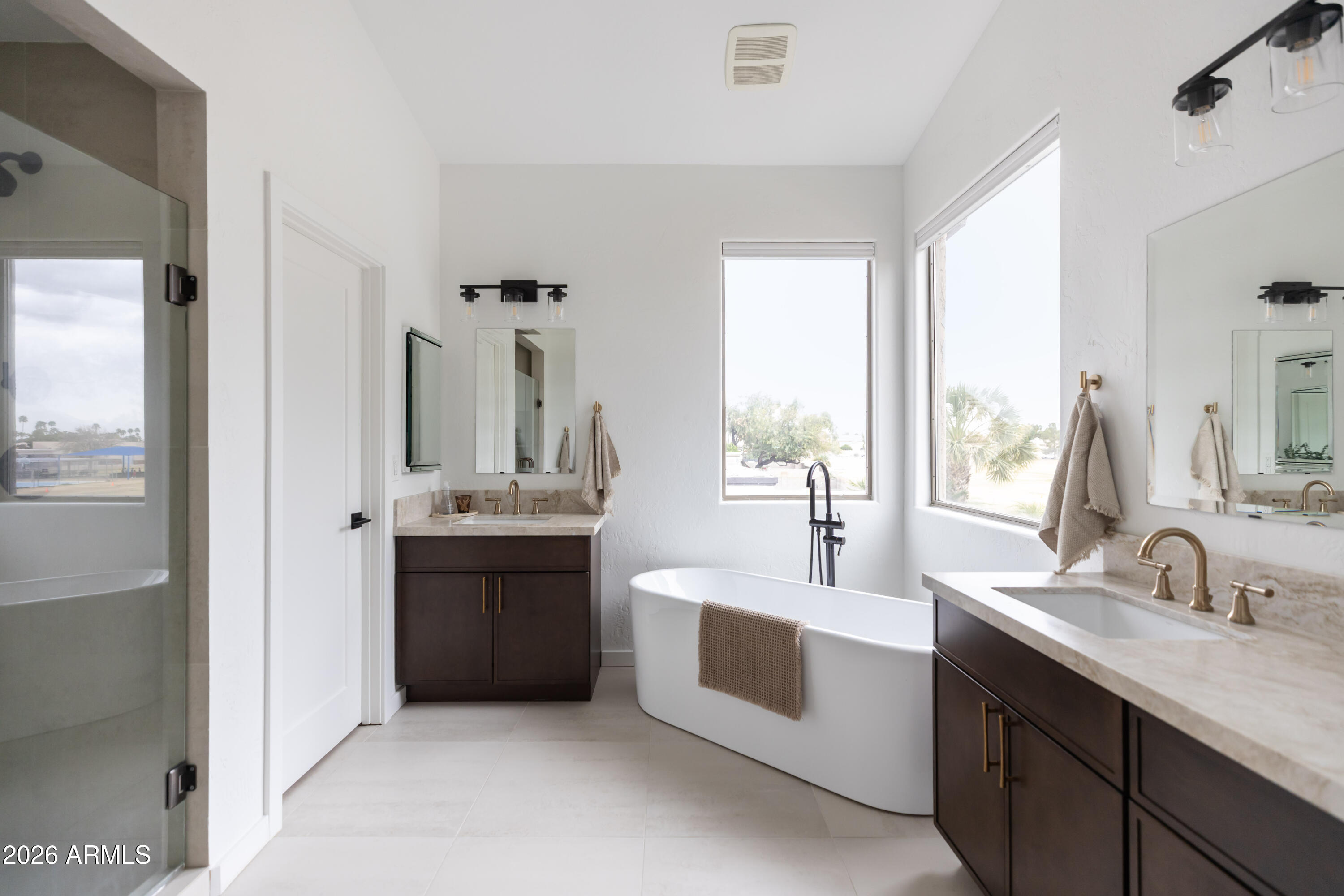 6735 E GELDING Drive