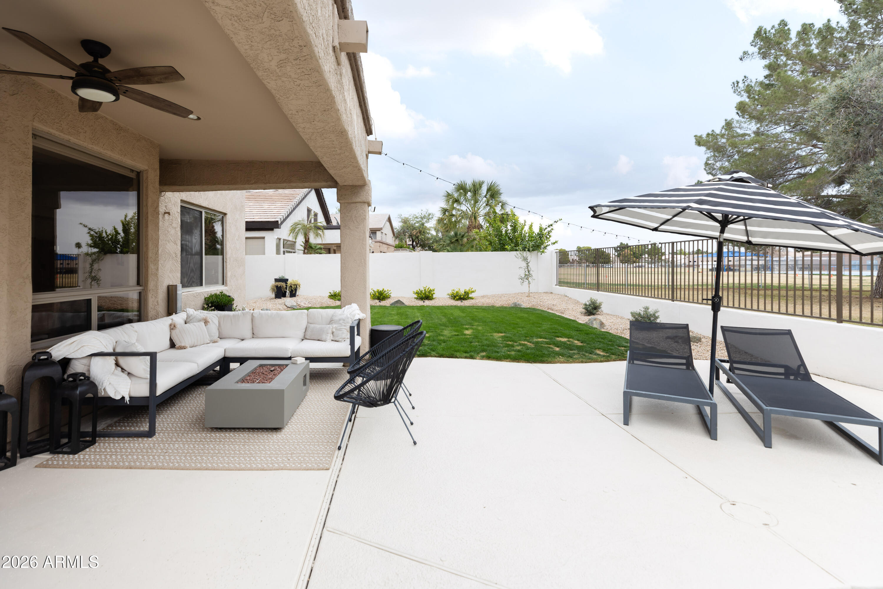 6735 E GELDING Drive