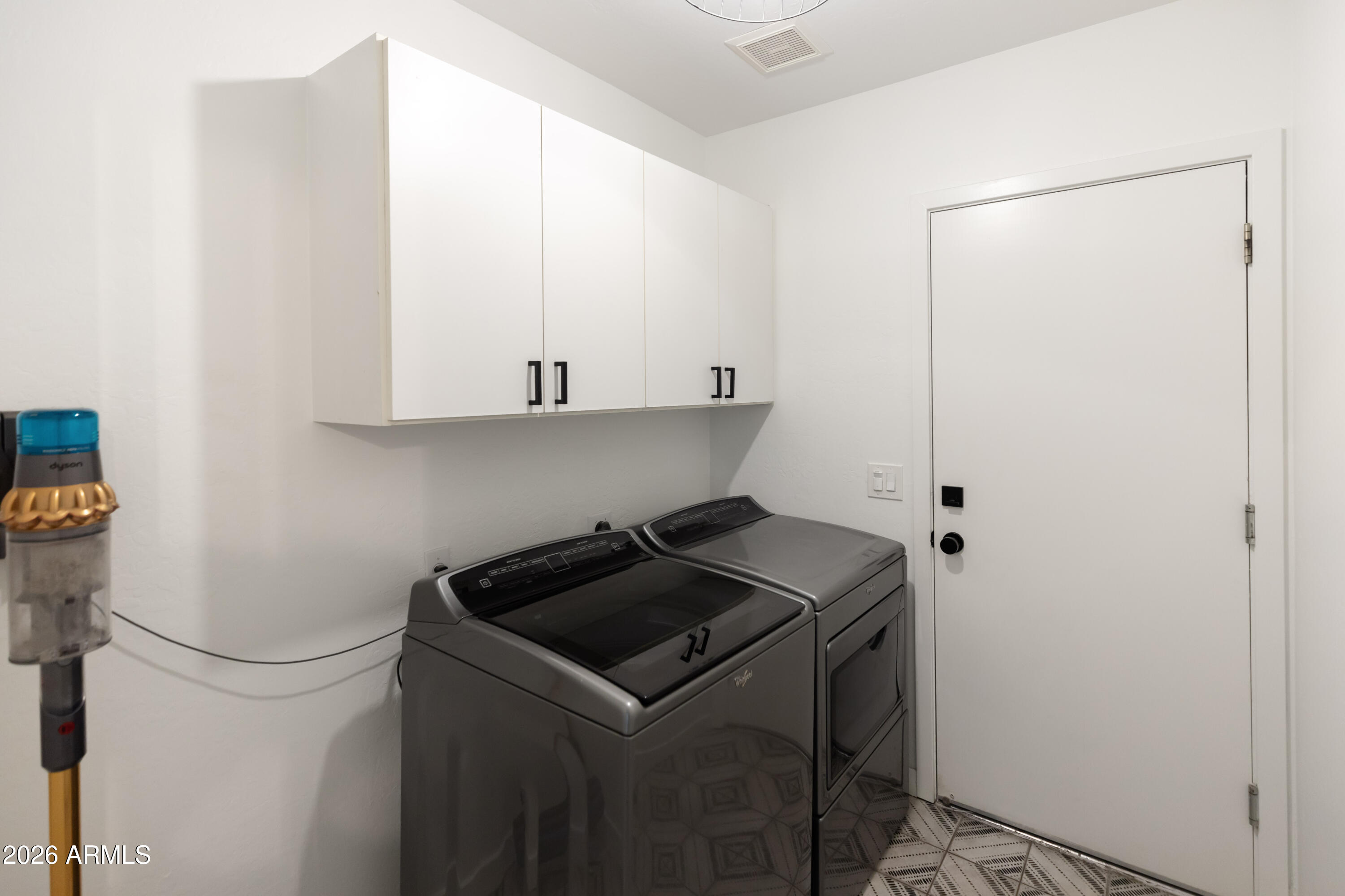 6735 E GELDING Drive