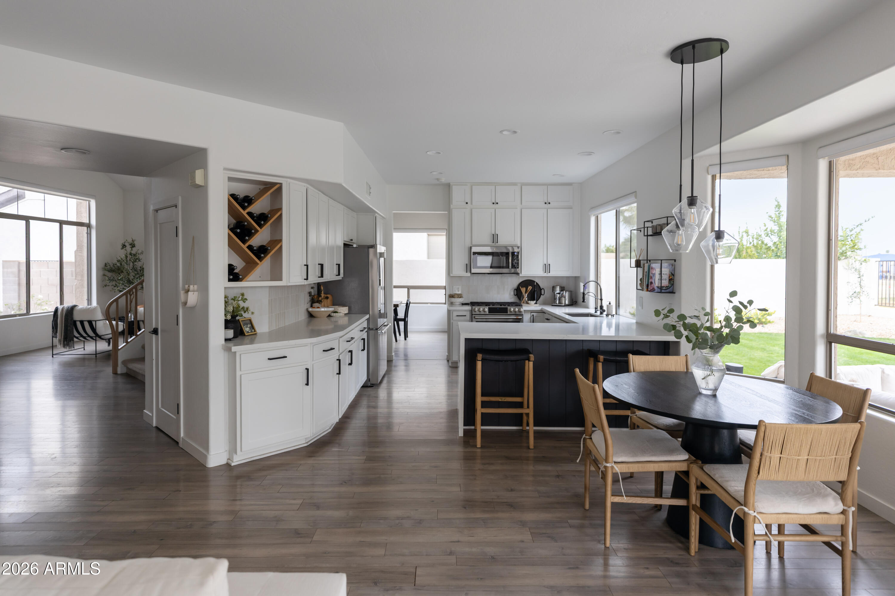 6735 E GELDING Drive