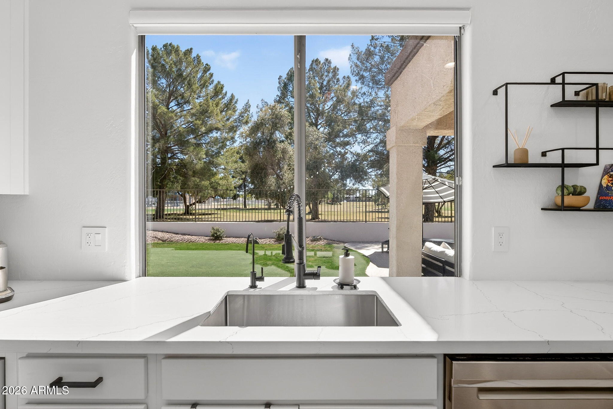 6735 E GELDING Drive