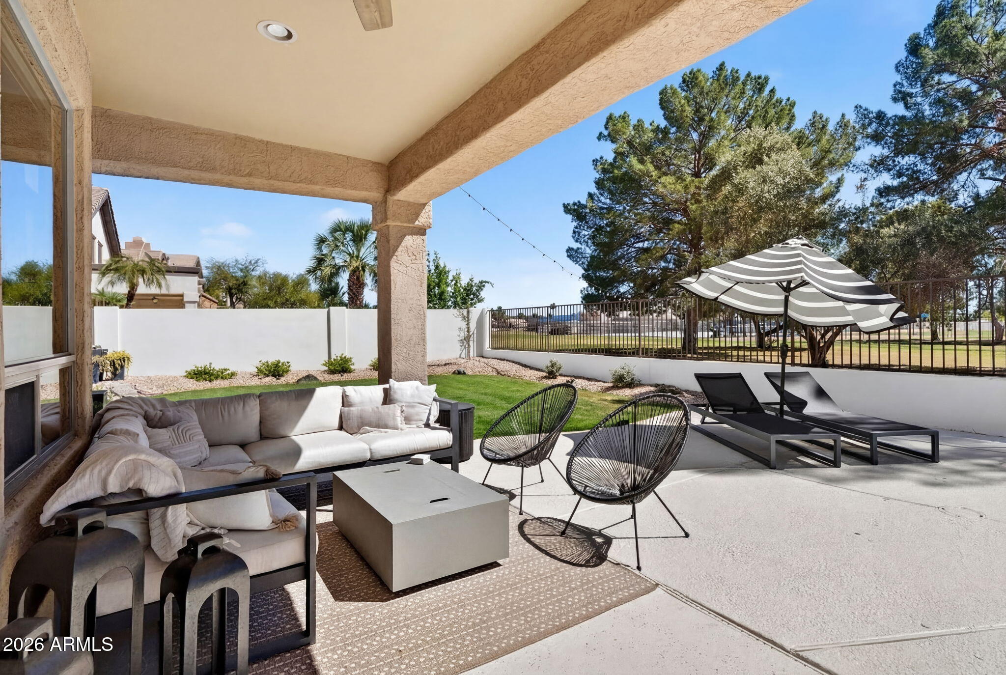 6735 E GELDING Drive