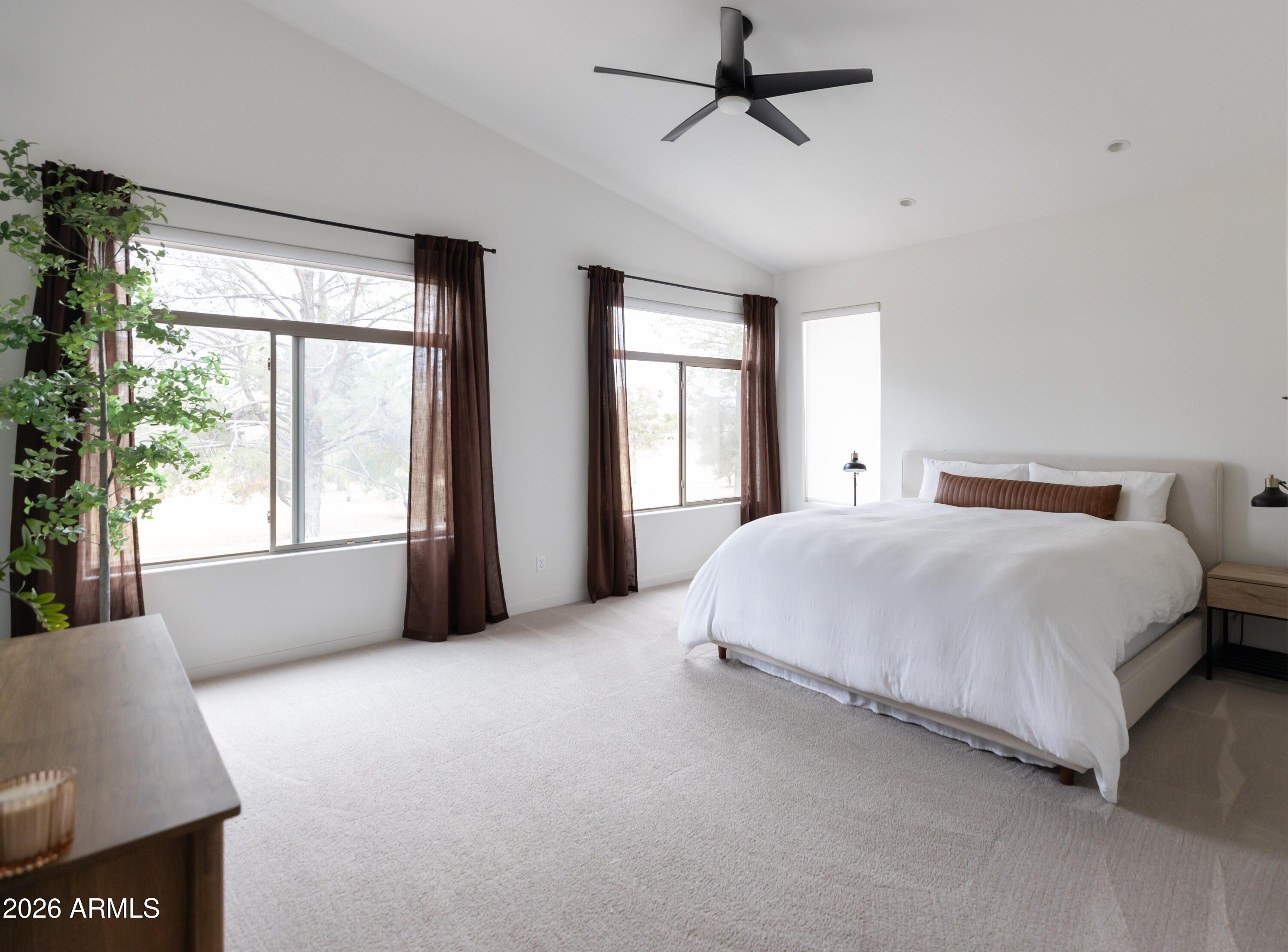 6735 E GELDING Drive